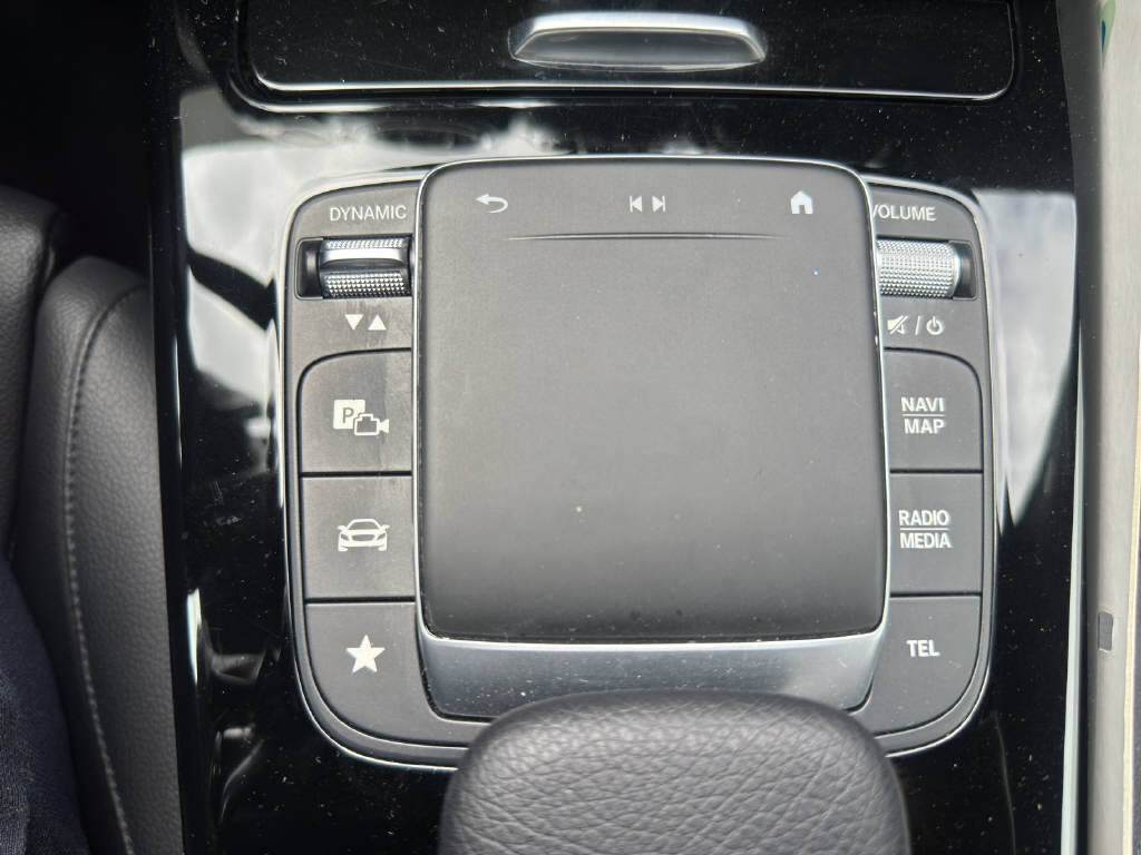 MERCEDES-BENZ A 200 Progressive-image-16