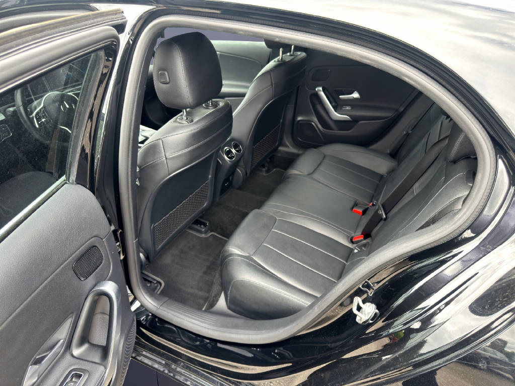 MERCEDES-BENZ A 200 Progressive-image-10