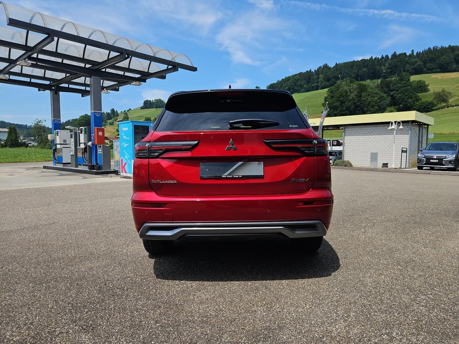 MITSUBISHI Outlander 2.4 PHEV Instyle 4x4-image-13