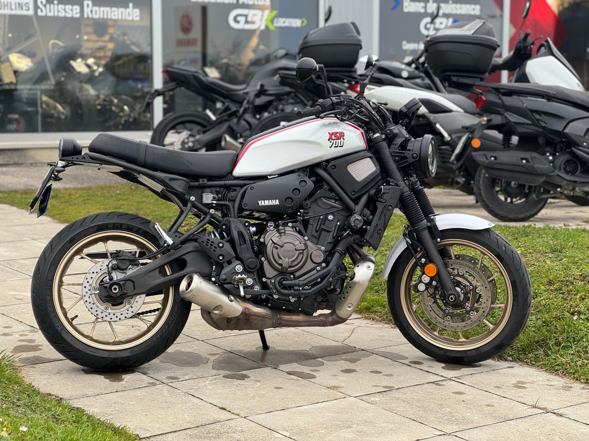 YAMAHA XSR 700 XTribute-image-1