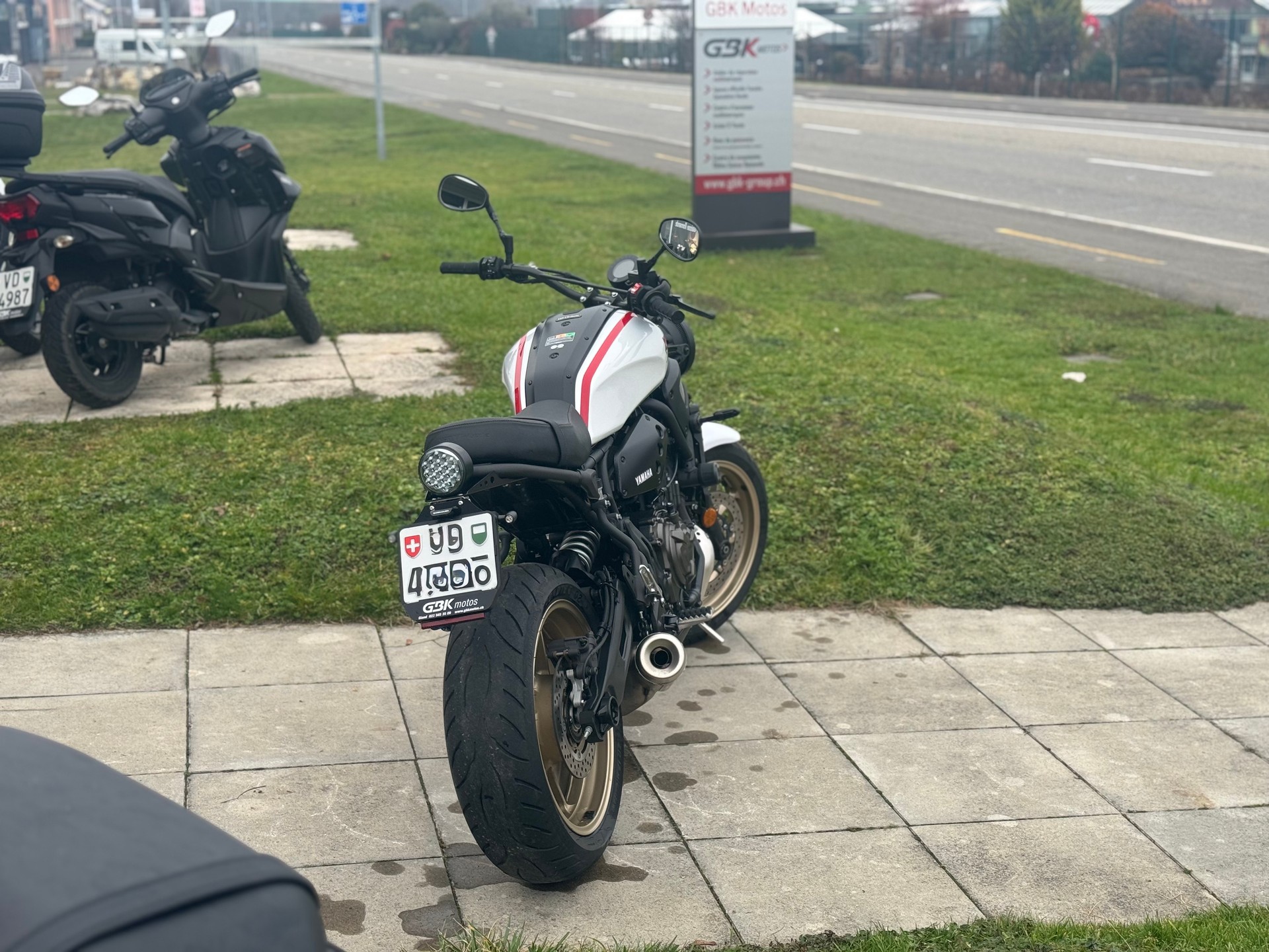 YAMAHA XSR 700 XTribute-image-2