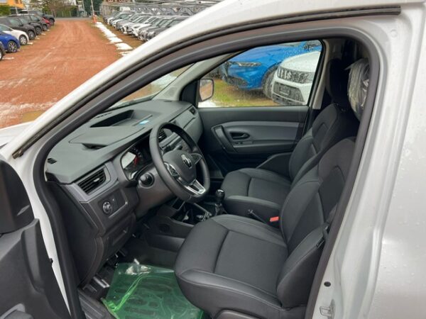 RENAULT VAN-image-6