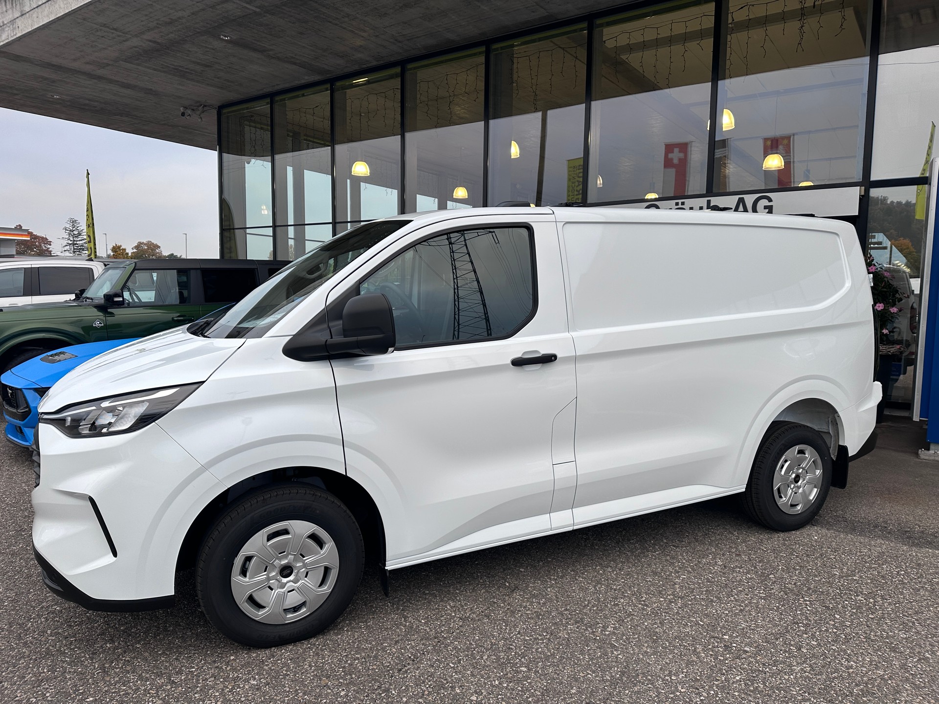 FORD Transit Custom Van 280 L1H1 Trend-showroom-element-3