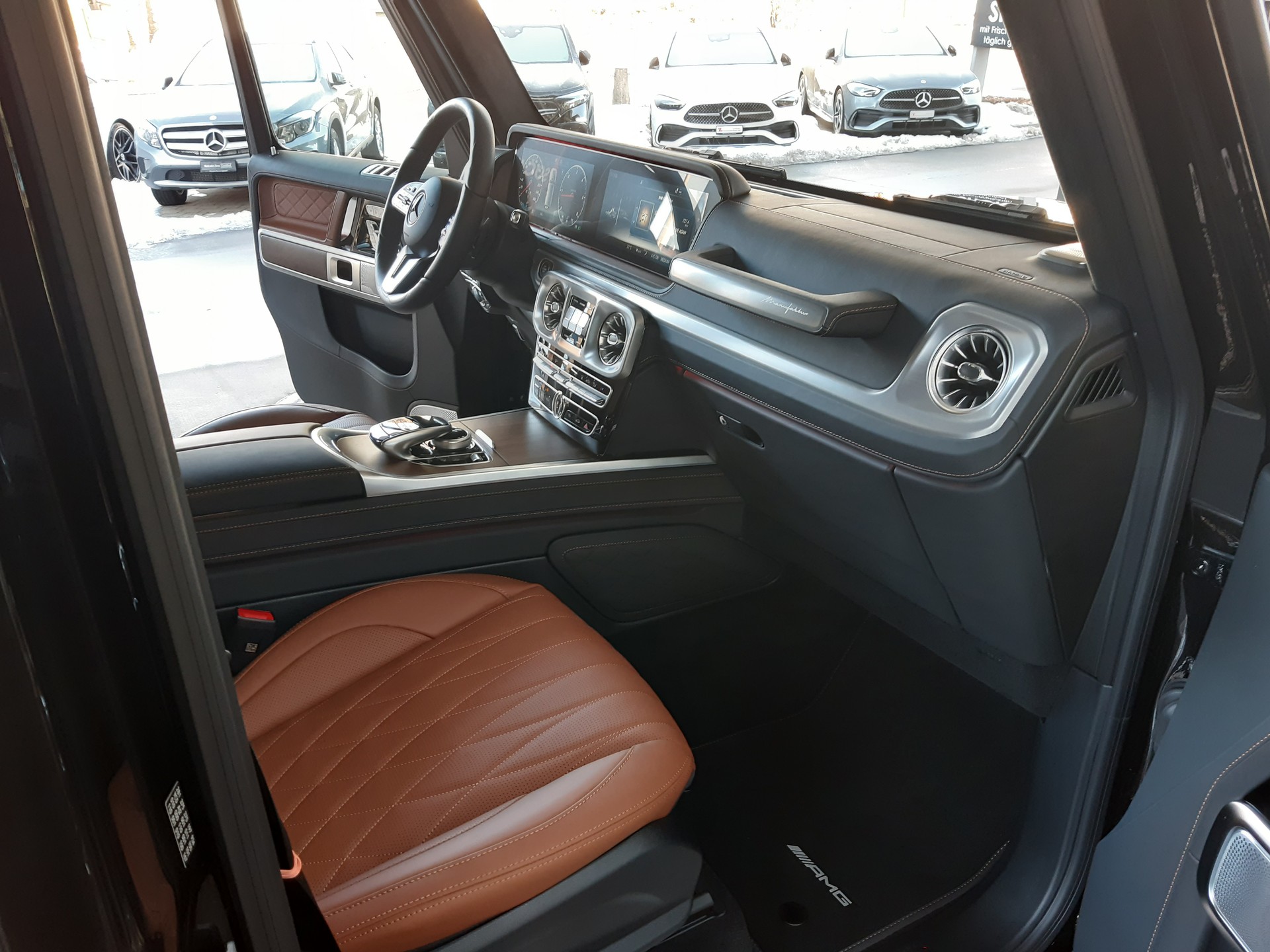 MERCEDES-BENZ G 400 d AMG-Line-image-11