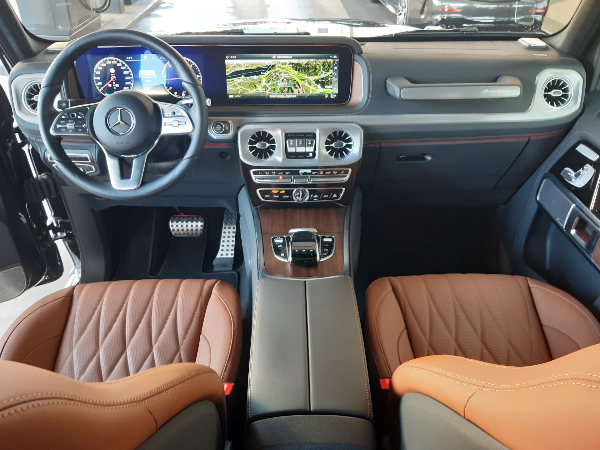 MERCEDES-BENZ G 400 d AMG-Line-image-10