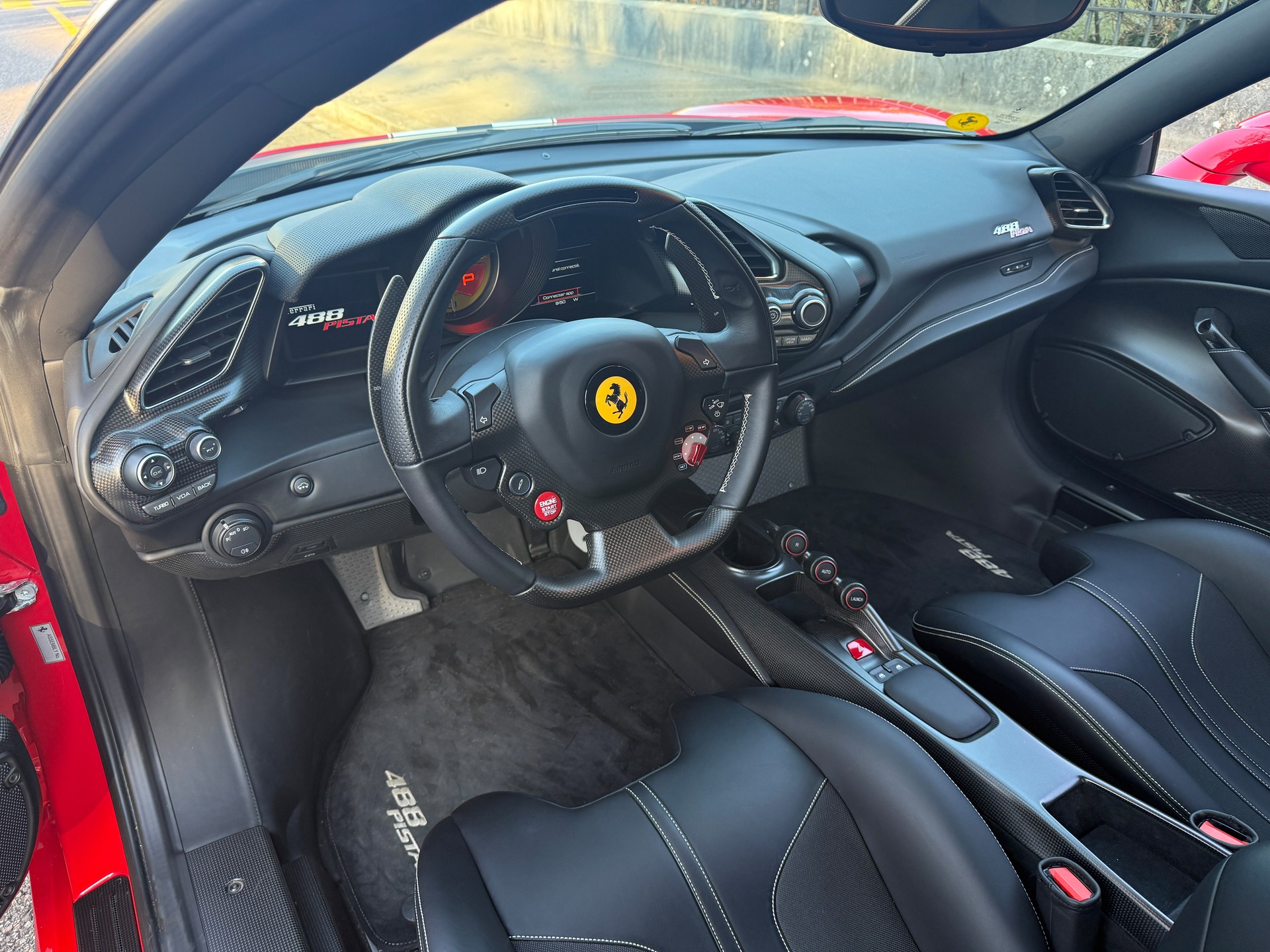 FERRARI 488 Pista 3.9 V8-image-4