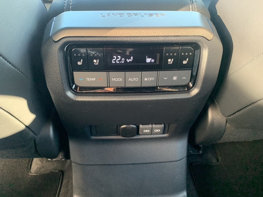 TOYOTA Land Cruiser 2.8TD Invincible-image-14