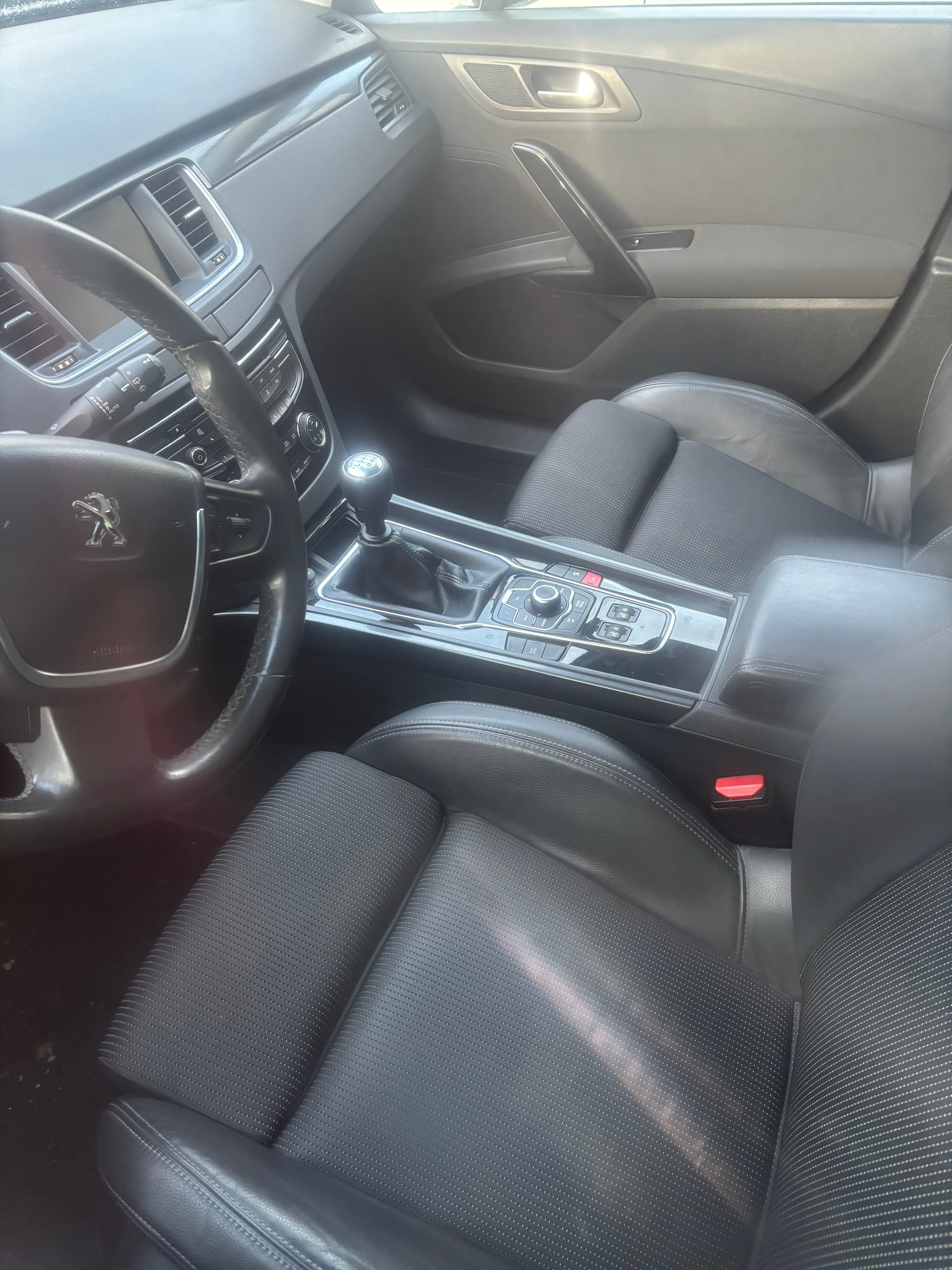 PEUGEOT 508 SW 1.6 16V T Allure-image-2