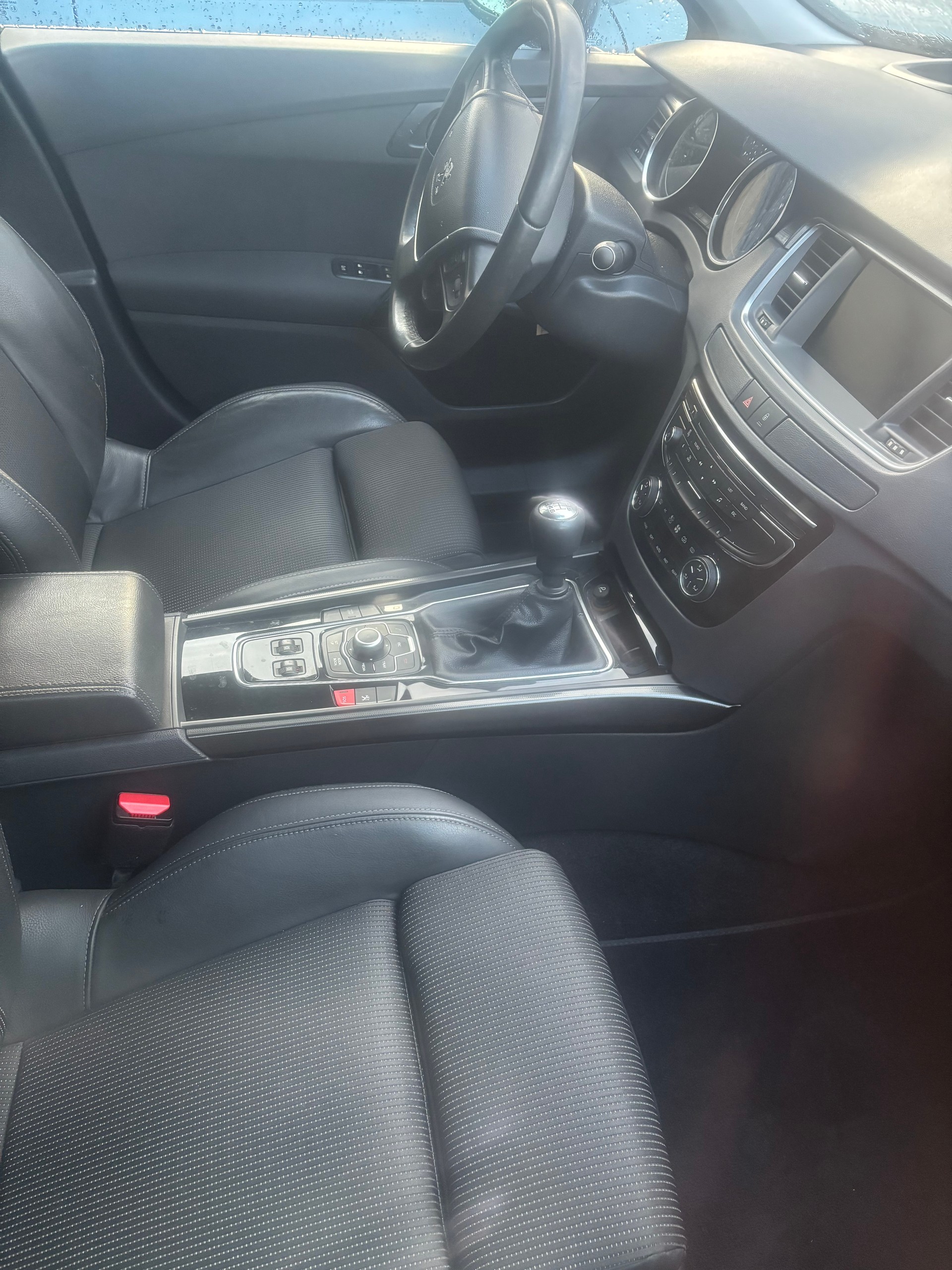 PEUGEOT 508 SW 1.6 16V T Allure-image-4