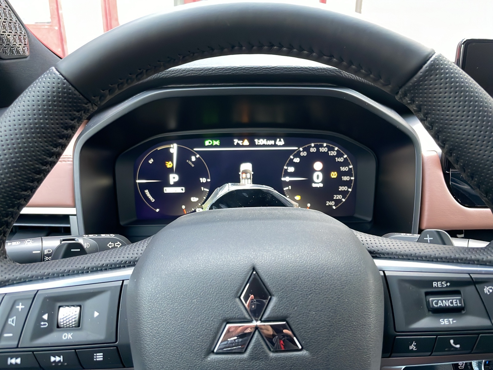 MITSUBISHI Outlander 2.4 PHEV Instyle+ 4x4-image-9