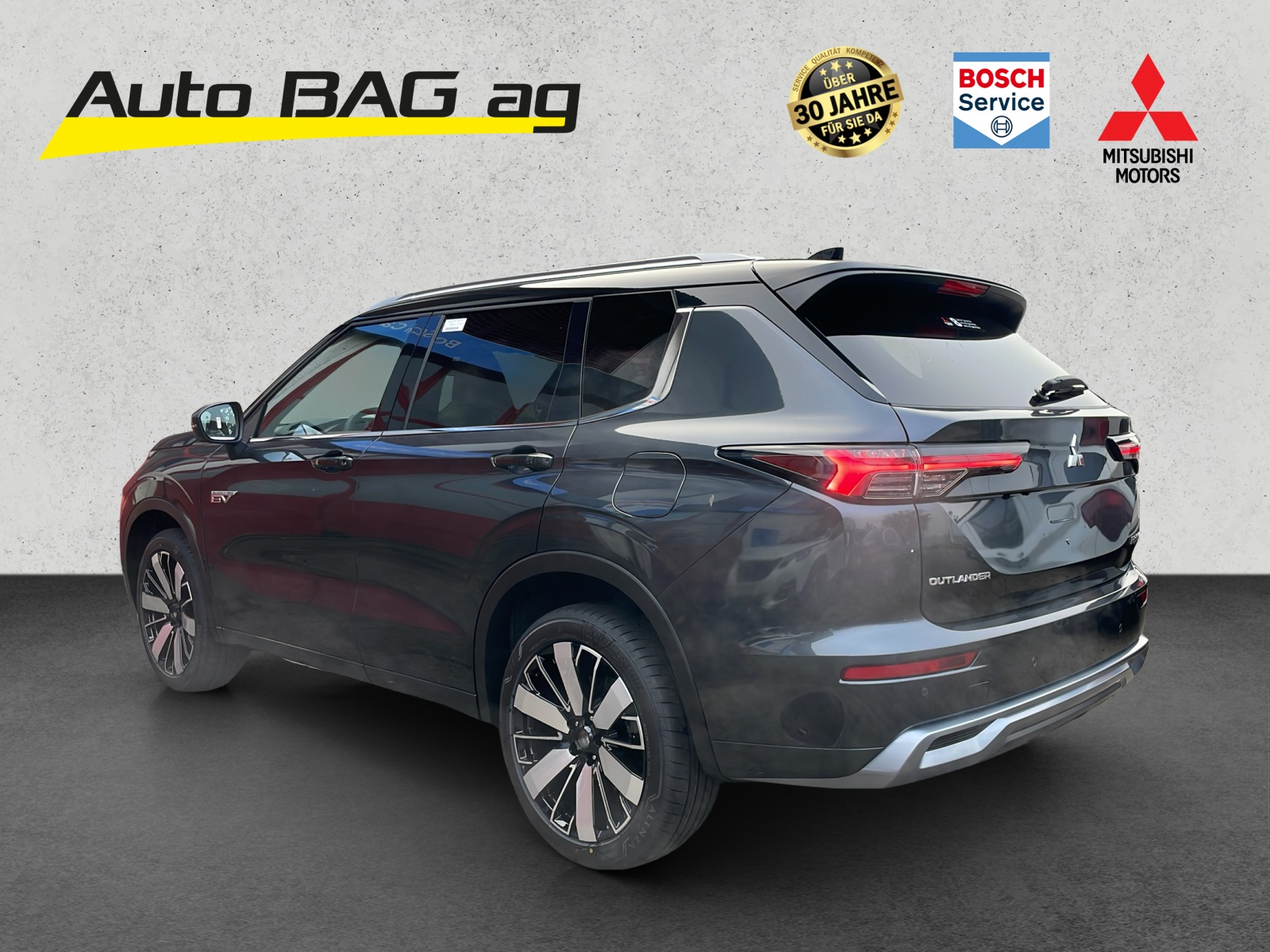 MITSUBISHI Outlander 2.4 PHEV Instyle+ 4x4-image-2