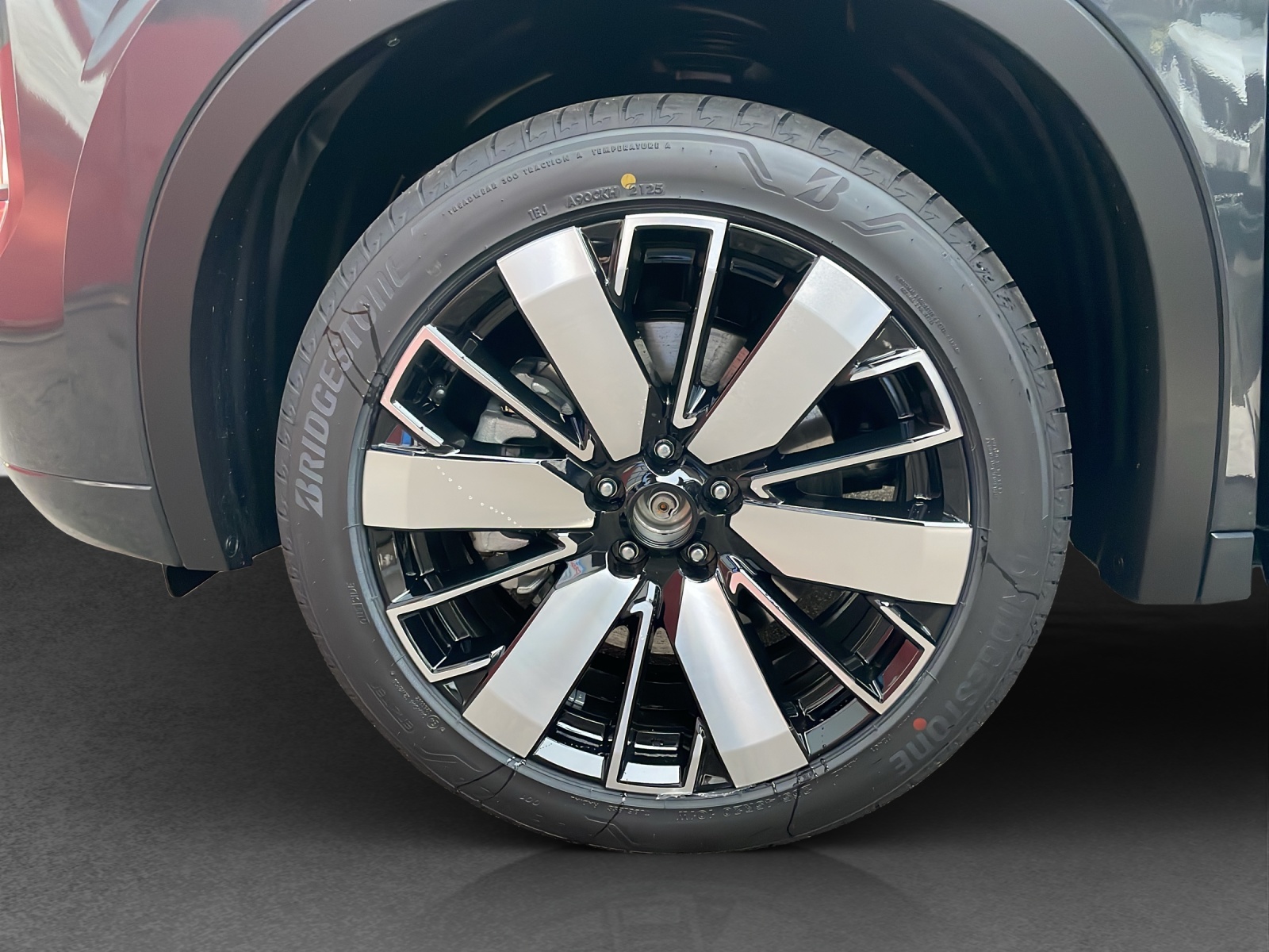 MITSUBISHI Outlander 2.4 PHEV Instyle+ 4x4-image-13