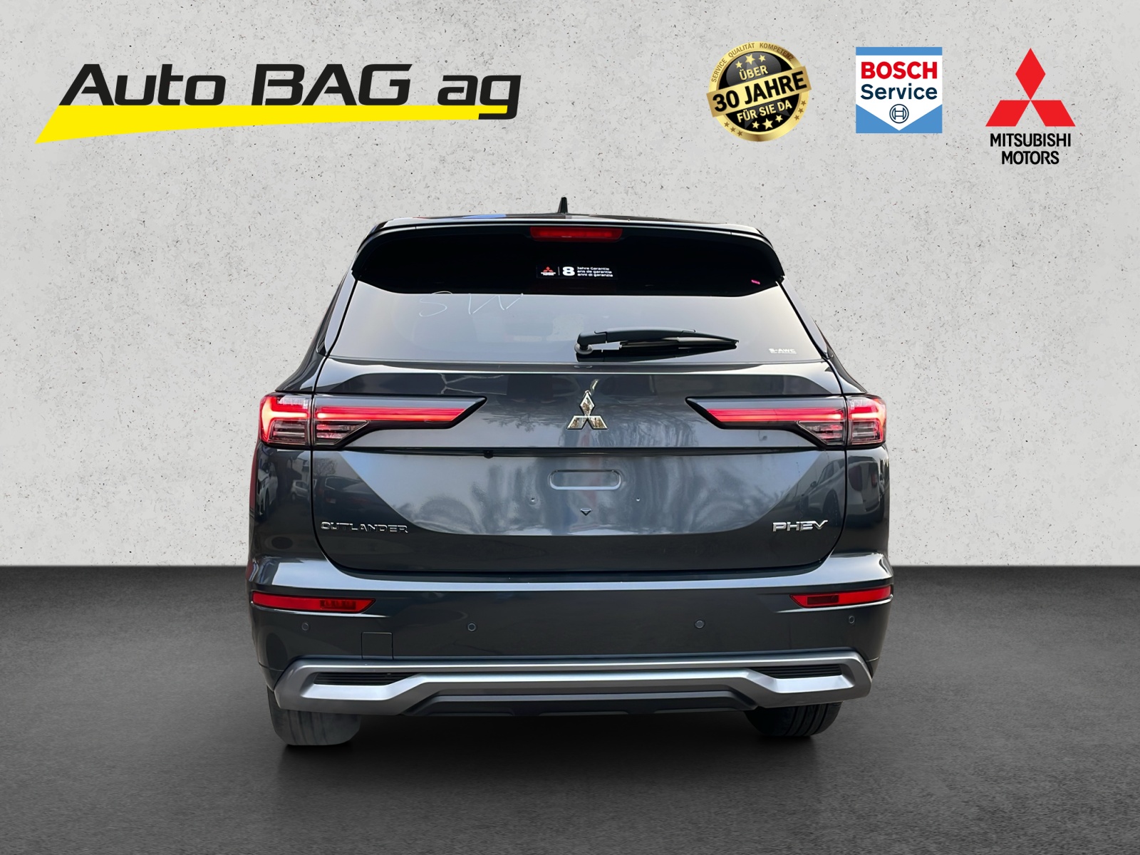 MITSUBISHI Outlander 2.4 PHEV Instyle+ 4x4-image-3