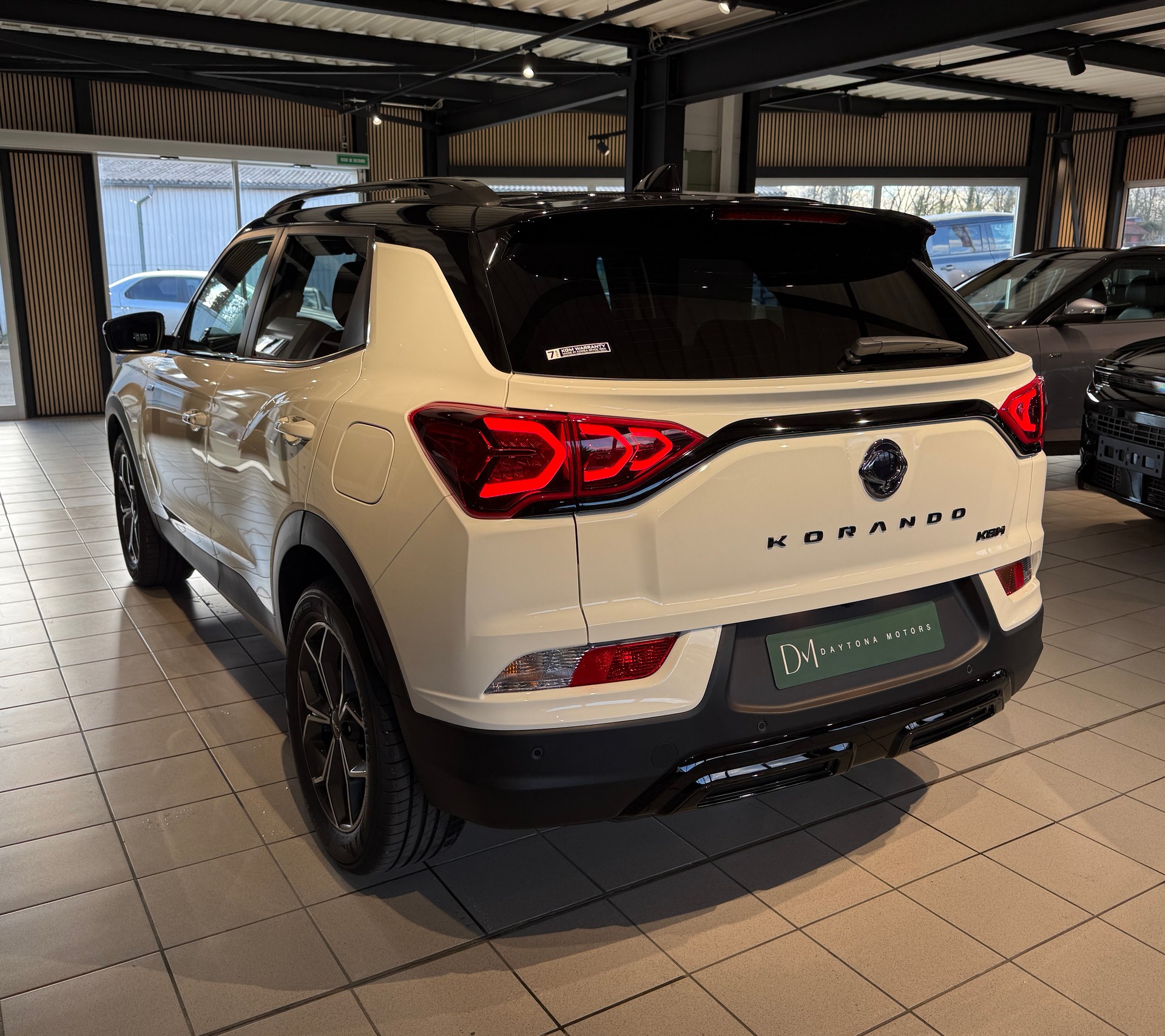 KGM-SsangYong Korando 1.5 T GDI Steel 4WD Automat-showroom-element-3
