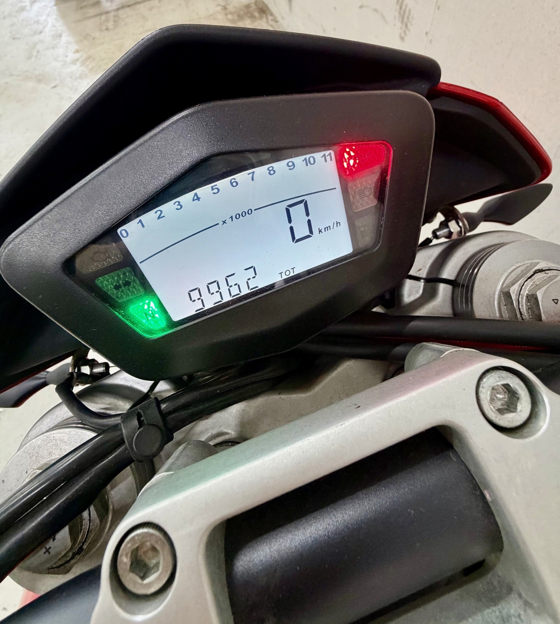 DUCATI Hypermotard 1100-image-6