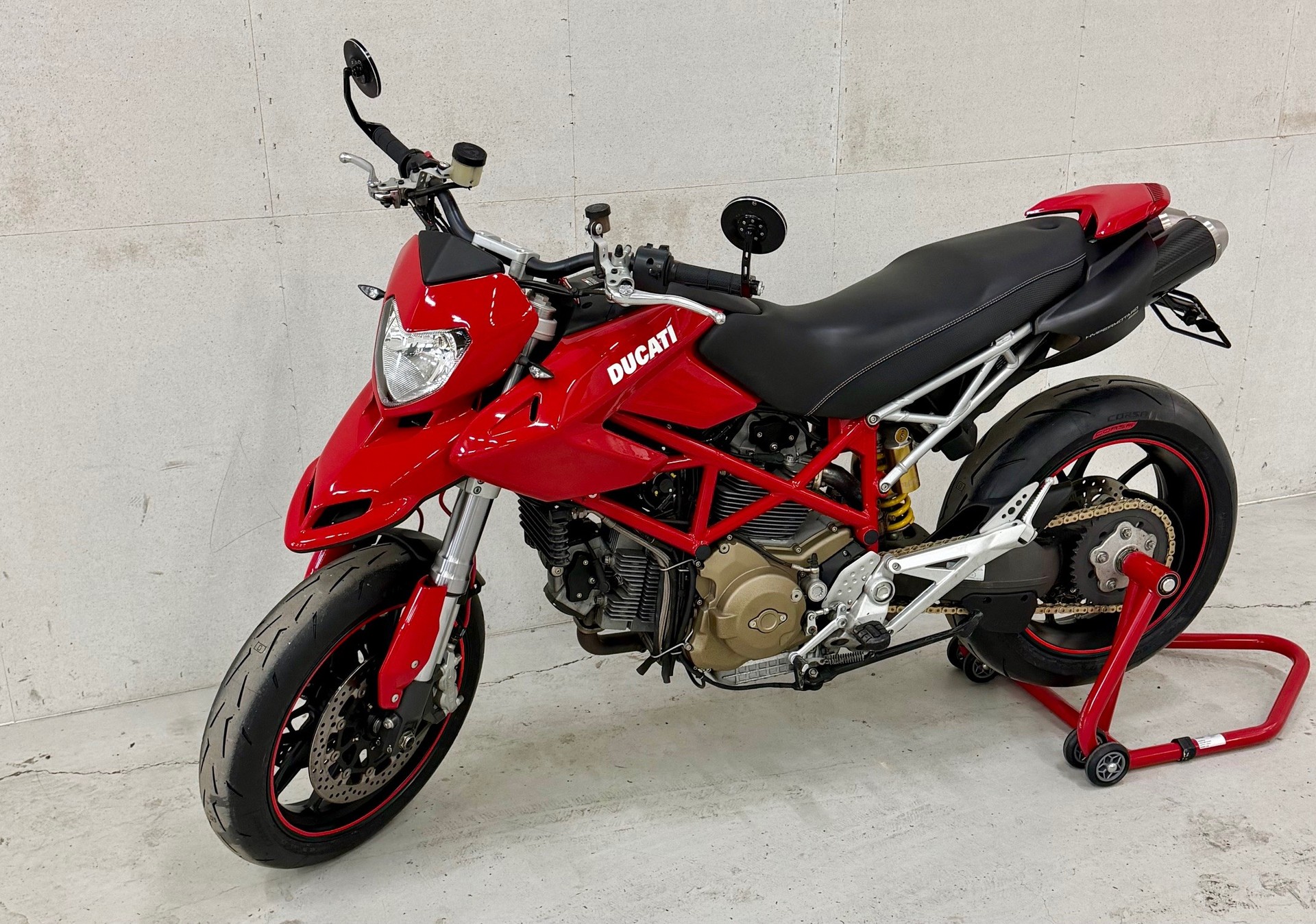 DUCATI Hypermotard 1100
