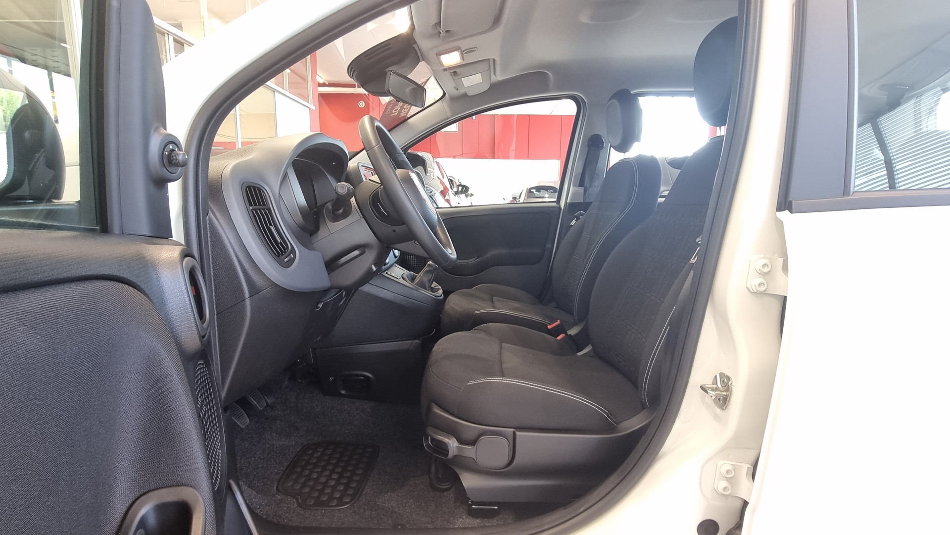 FIAT Panda 1.0 Hybrid City Life-image-14