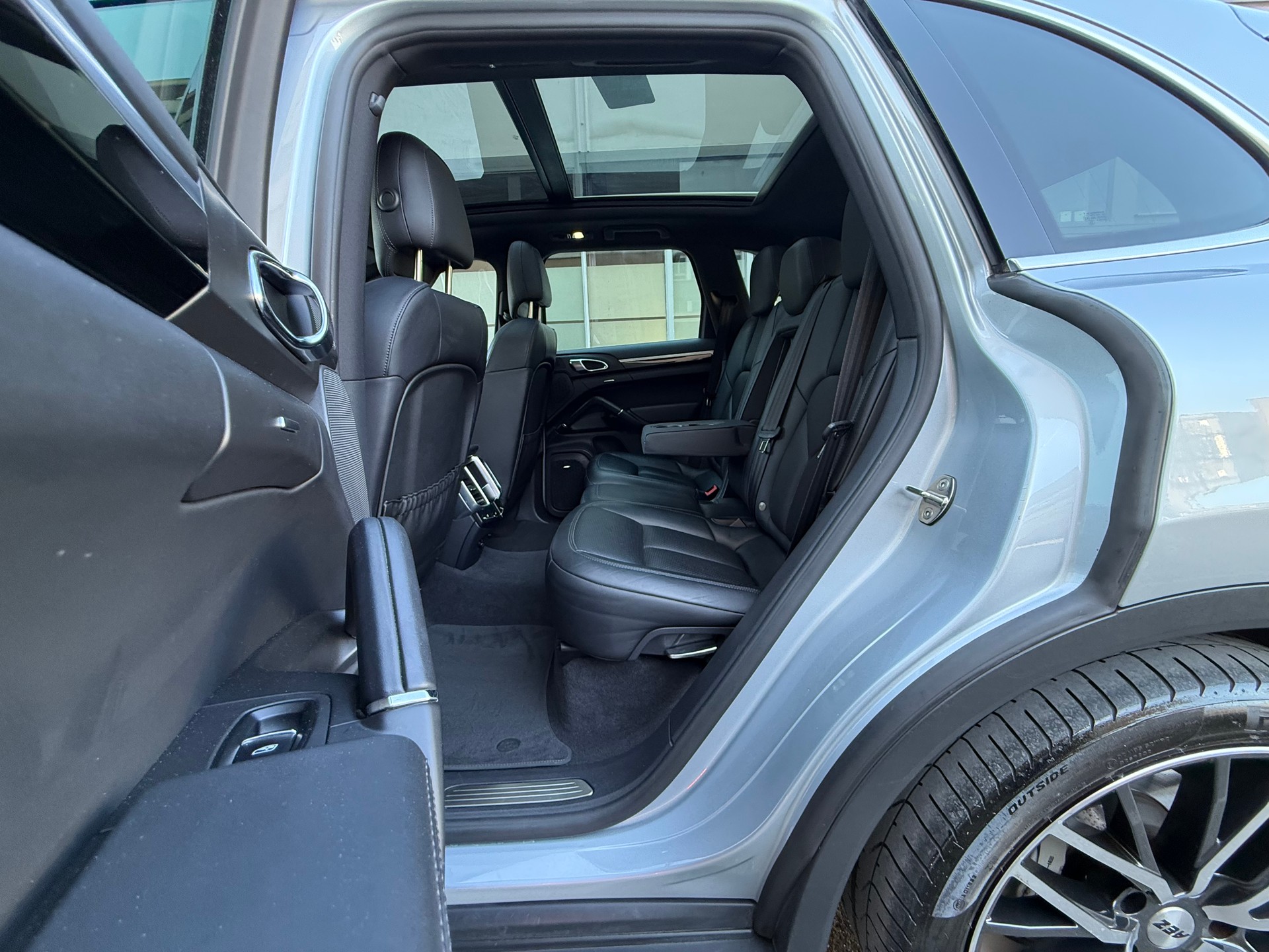PORSCHE Cayenne S Diesel *1.st Erster Hand *ab MFK *Panorama-Glasdach *Sitzheizung v+h Spurwechsel-Assistent *Tempomat *Start/Stop-image-10