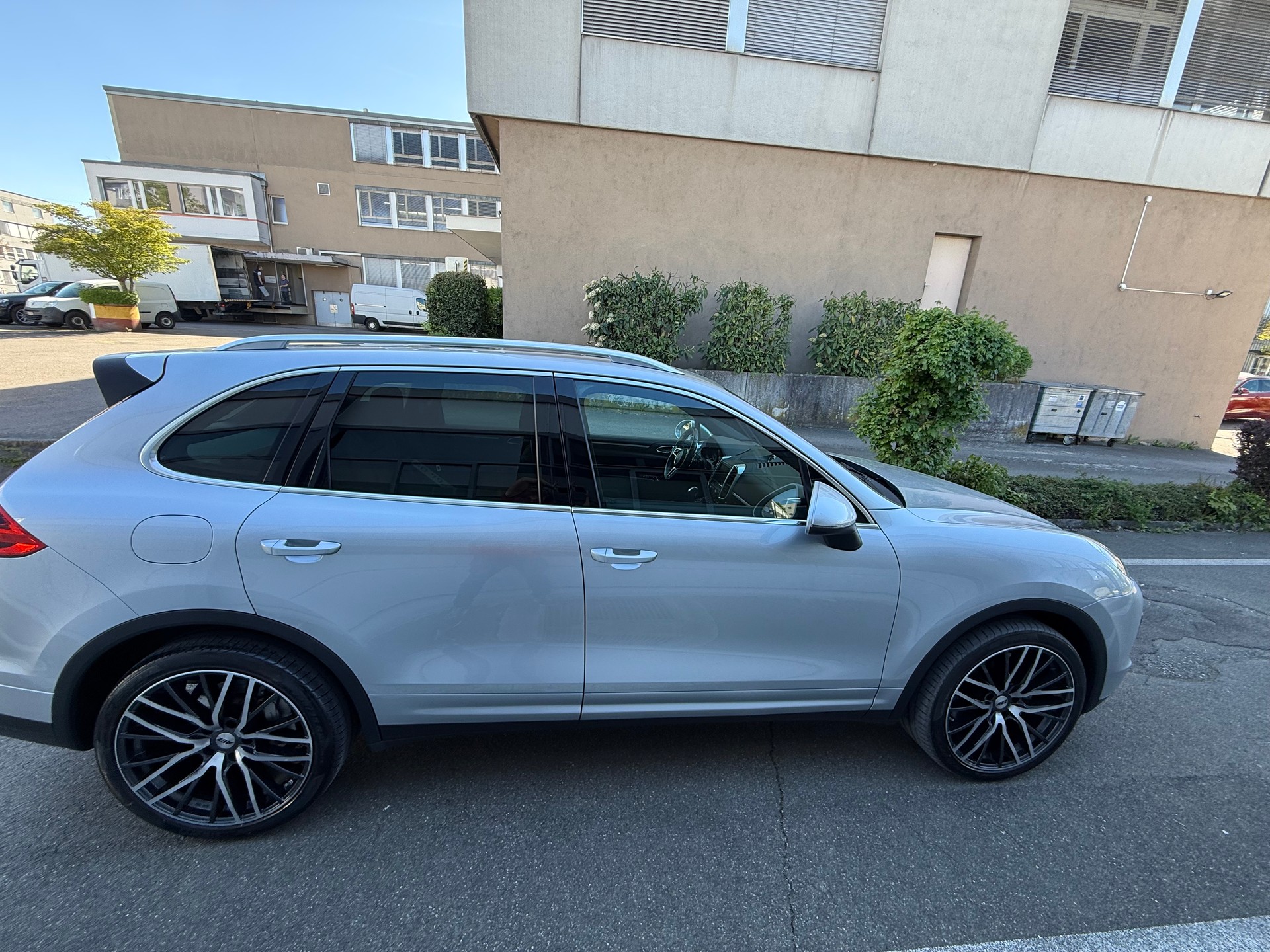PORSCHE Cayenne S Diesel *1.st Erster Hand *ab MFK *Panorama-Glasdach *Sitzheizung v+h Spurwechsel-Assistent *Tempomat *Start/Stop-image-2