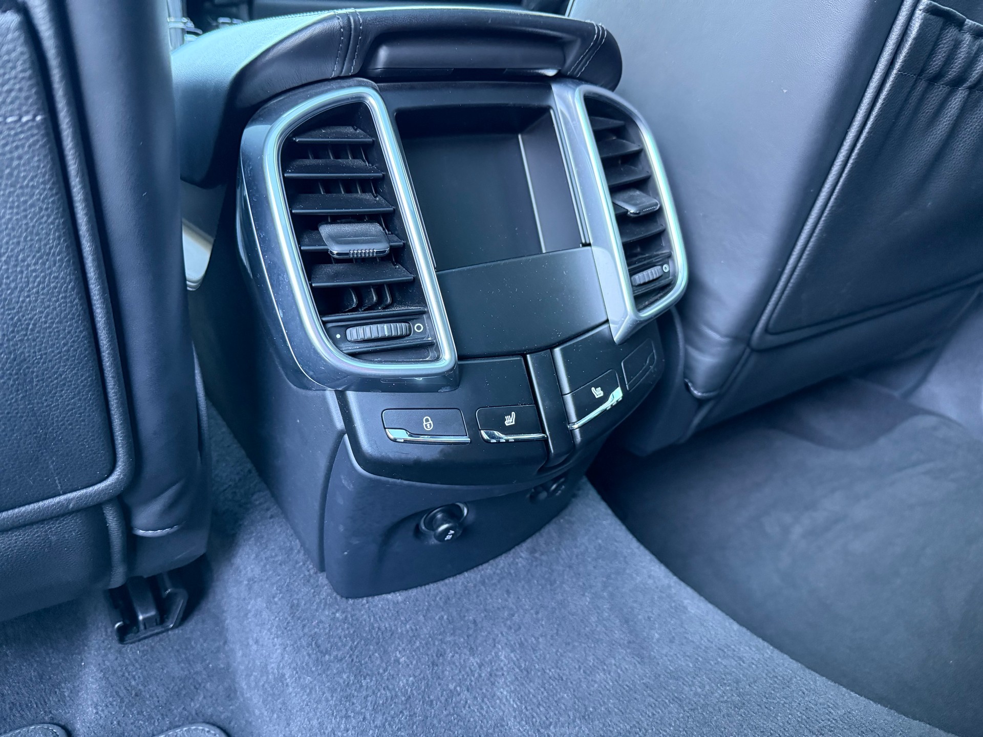 PORSCHE Cayenne S Diesel *1.st Erster Hand *ab MFK *Panorama-Glasdach *Sitzheizung v+h Spurwechsel-Assistent *Tempomat *Start/Stop-image-11