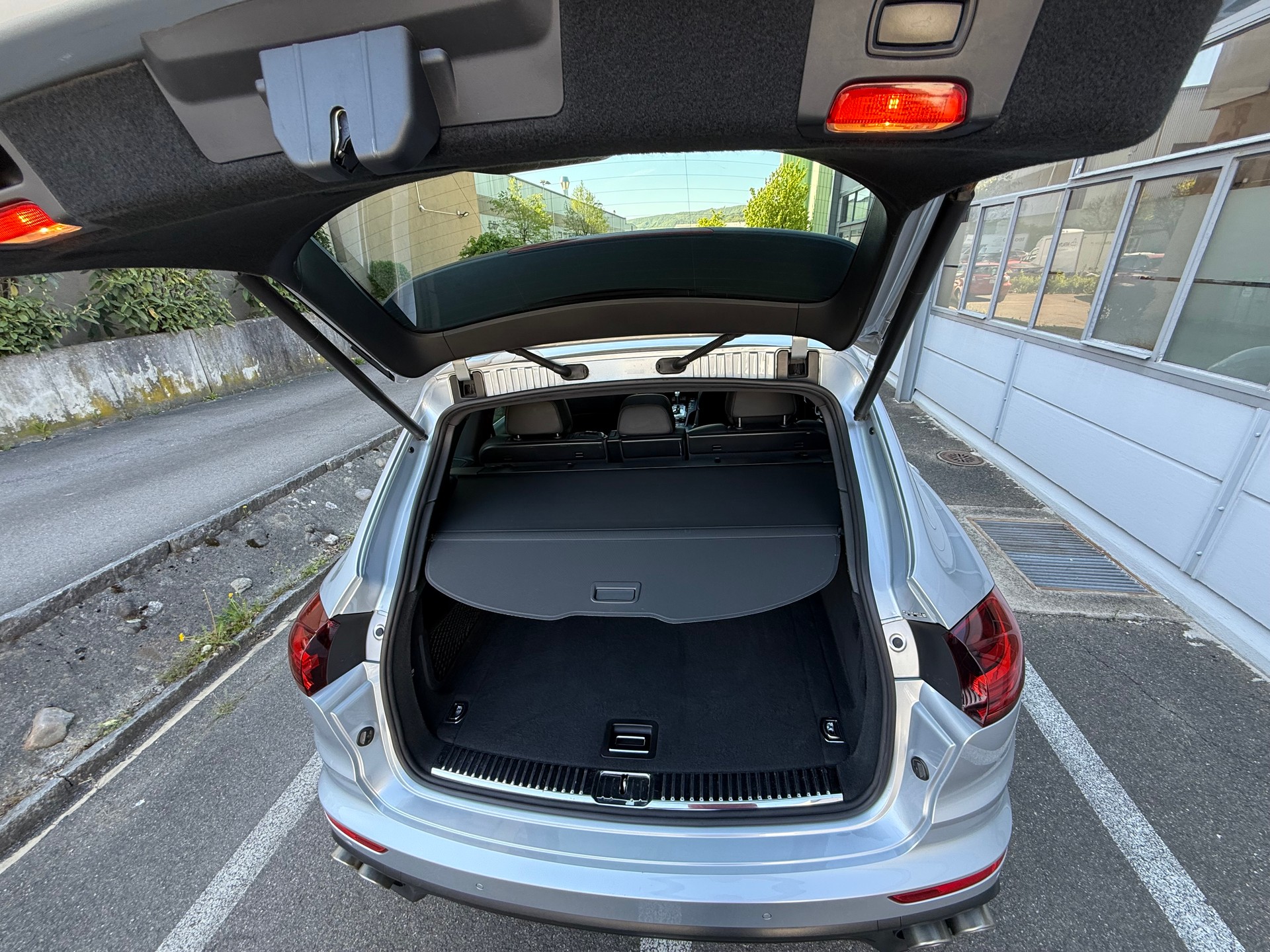 PORSCHE Cayenne S Diesel *1.st Erster Hand *ab MFK *Panorama-Glasdach *Sitzheizung v+h Spurwechsel-Assistent *Tempomat *Start/Stop-image-12