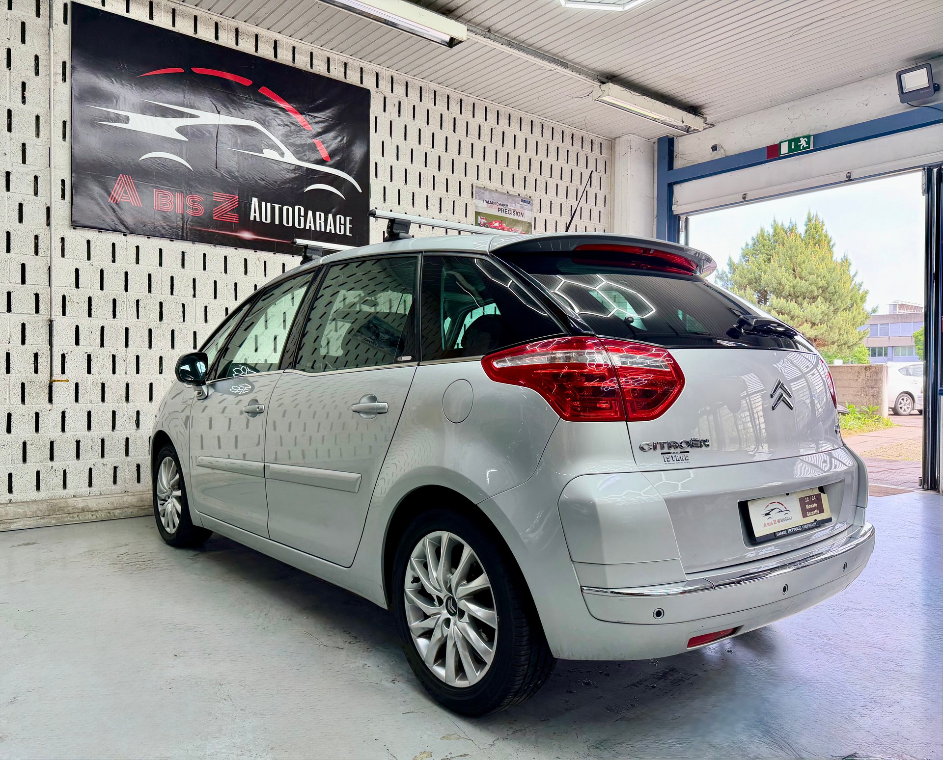 CITROEN C4 Picasso 2.0i 16V Dynamique BMP6-image-11