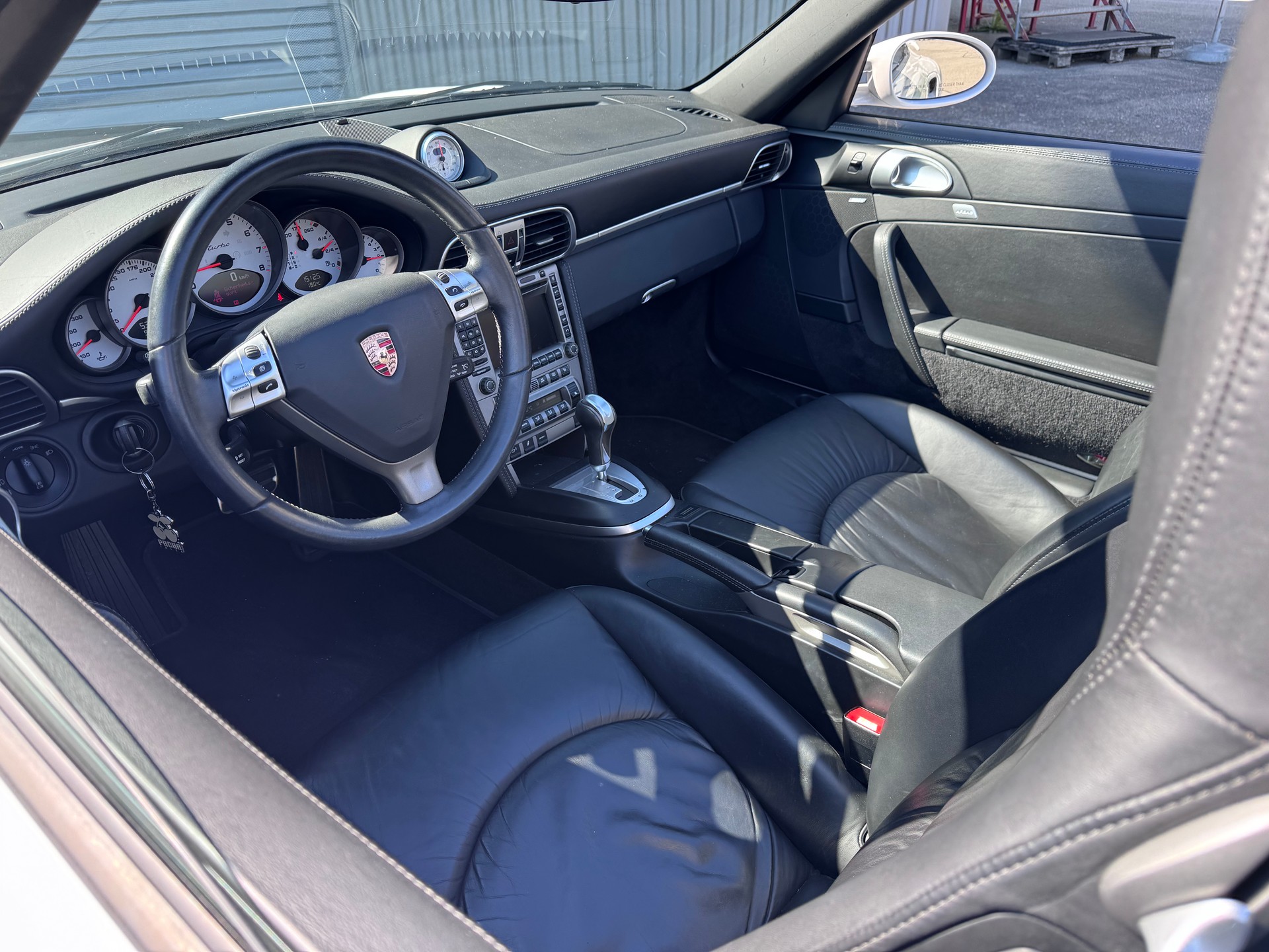 PORSCHE 911 Cabrio Turbo Tiptronic-image-3