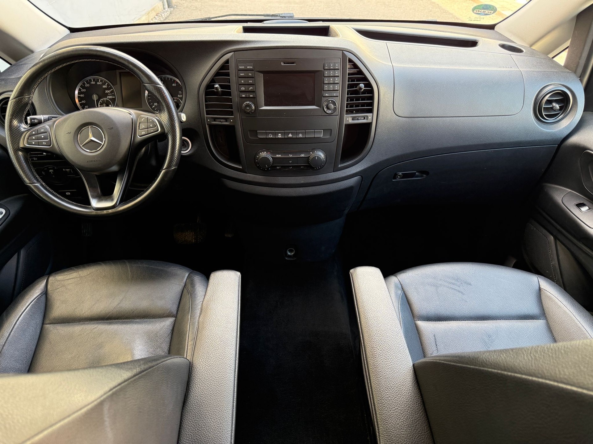 MERCEDES-BENZ Vito 114 BlueTec Tourer Base L 4Matic 7G-Tronic-image-14