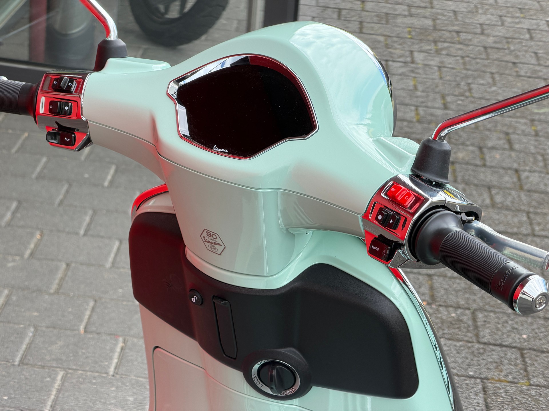 PIAGGIO Vespa 125 Primavera MY26-image-3