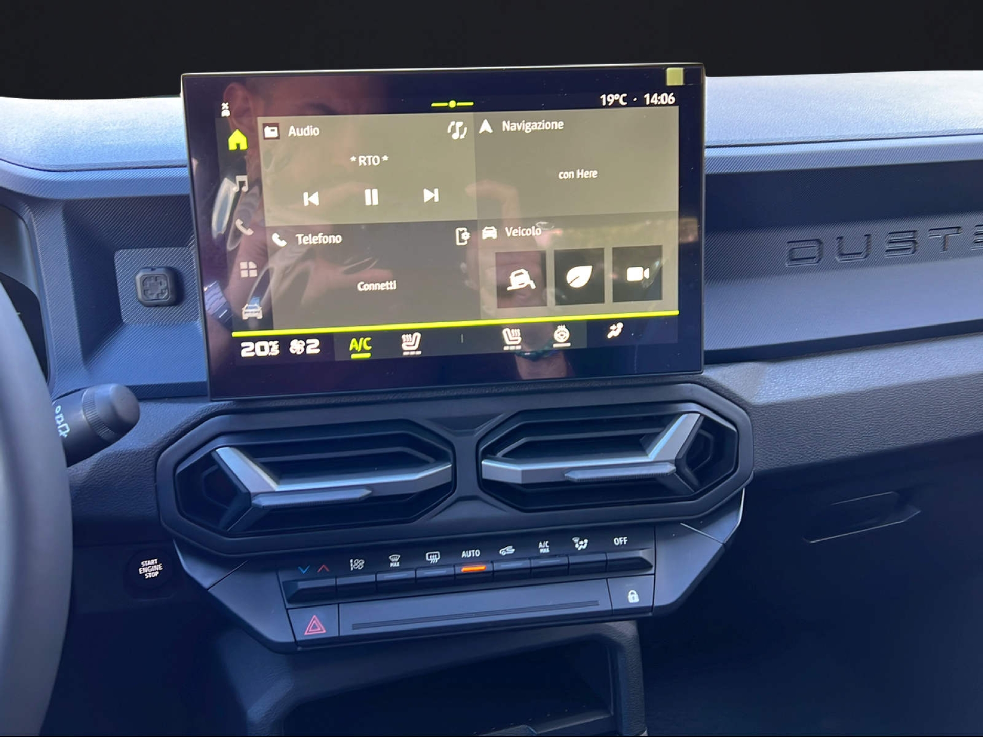 DACIA Duster 1.2 TCe Journey 4WD-image-9