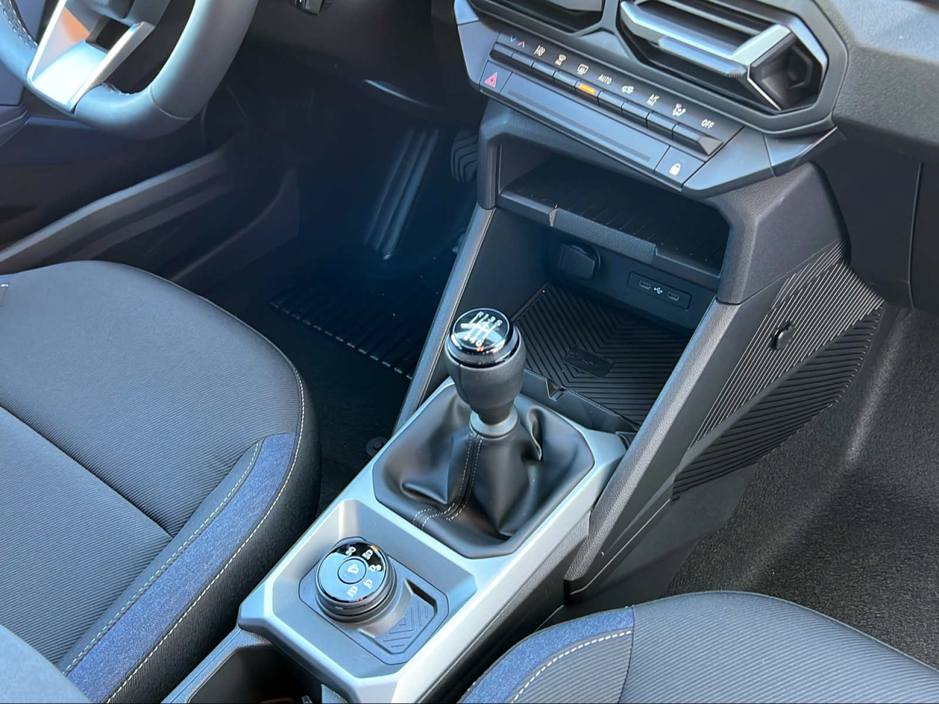 DACIA Duster 1.2 TCe Journey 4WD-image-10