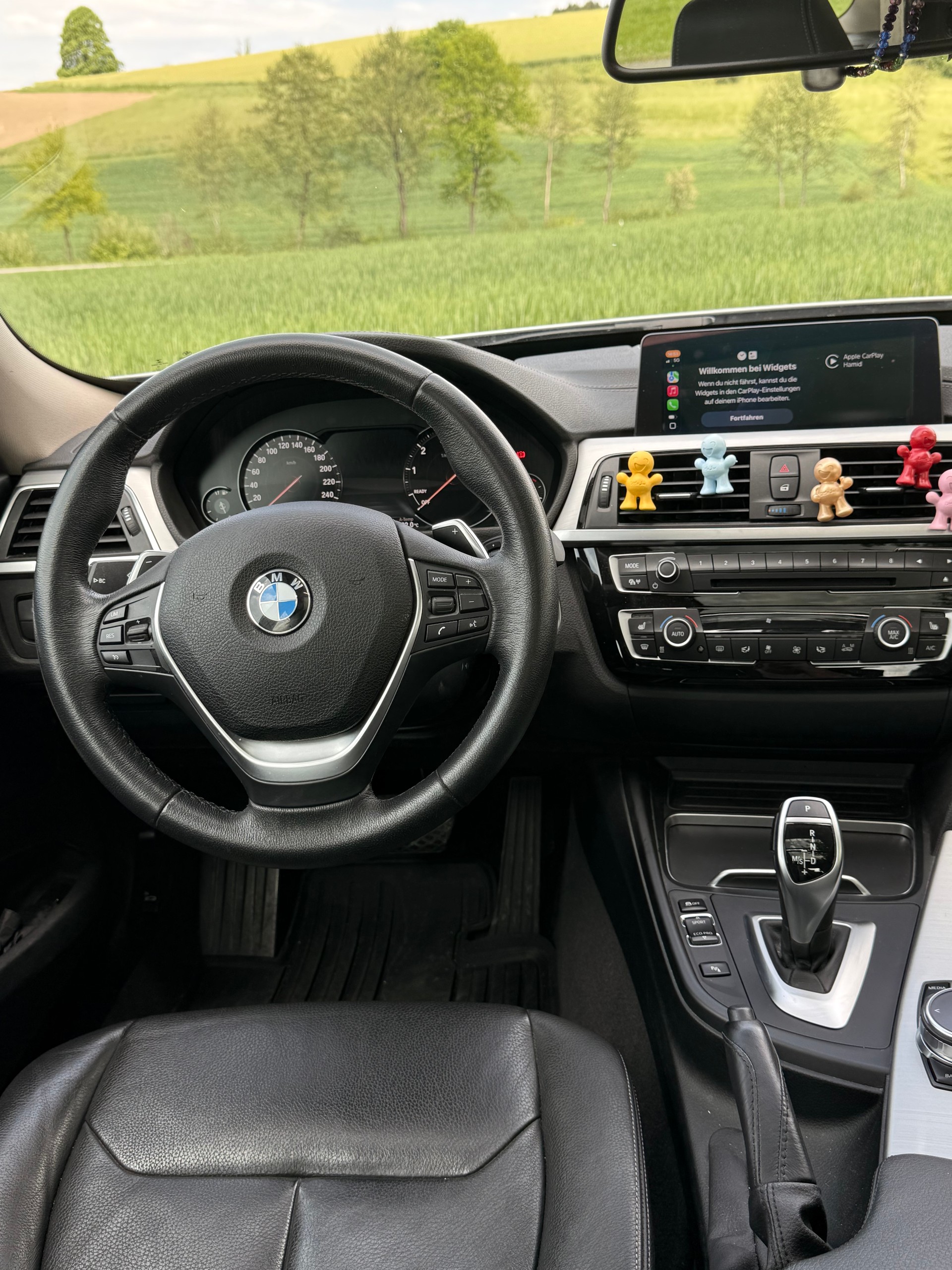 BMW 320i xDrive Gran Turismo-image-13