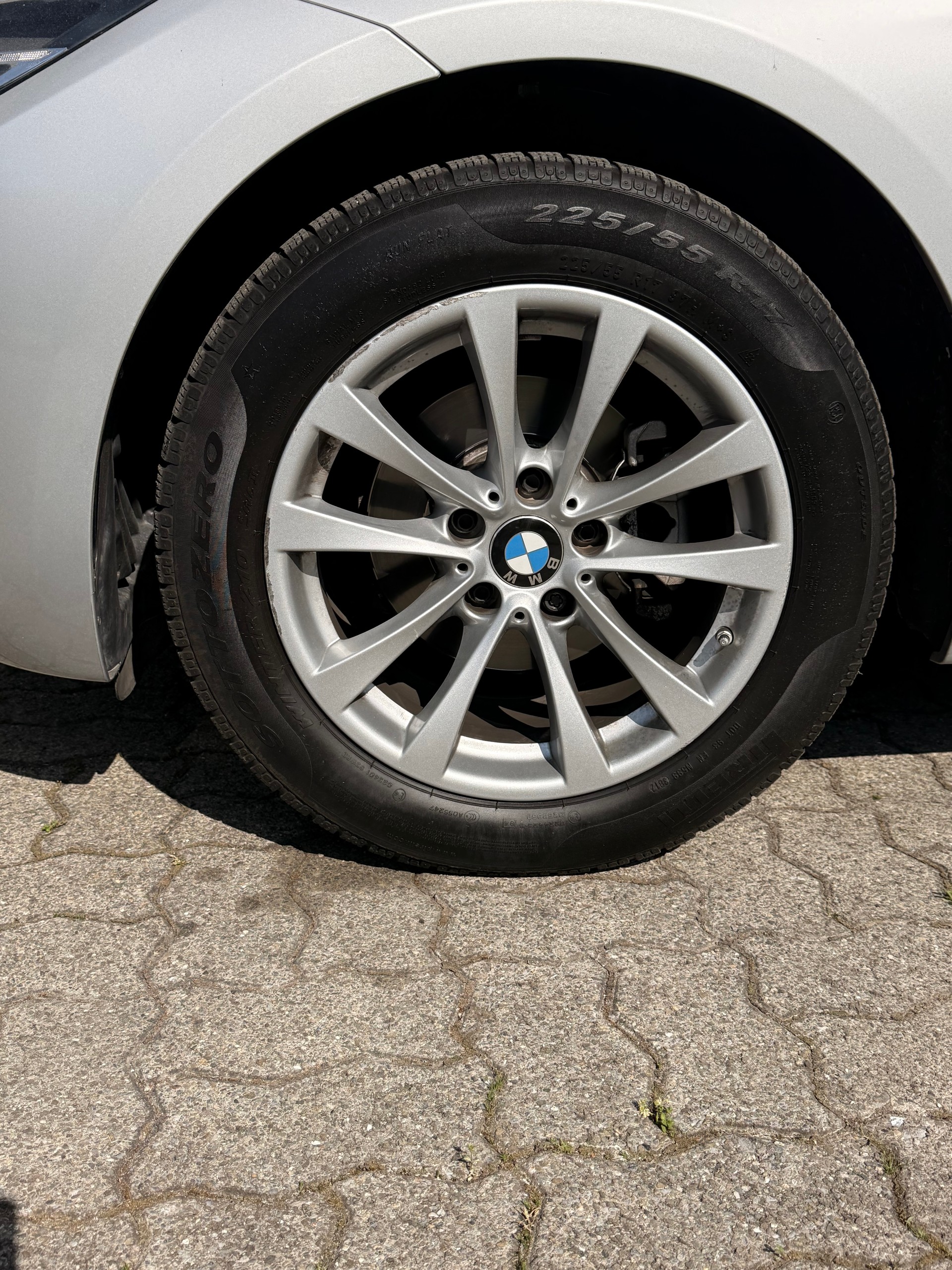 BMW 320i xDrive Gran Turismo-image-18