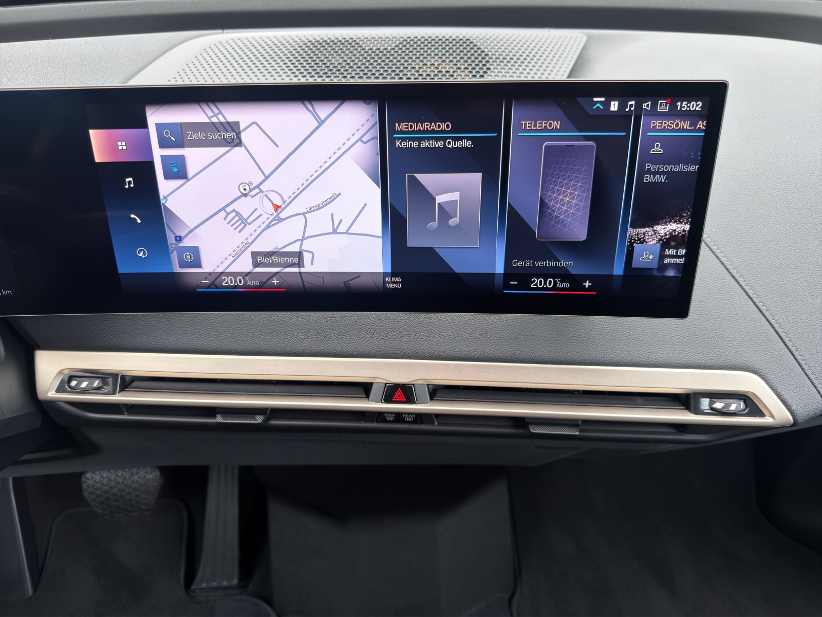 BMW iX xDrive50 Sport-image-12