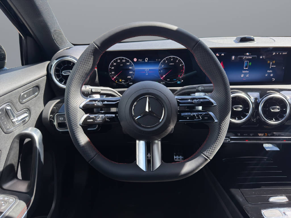 MERCEDES-BENZ A 220 AMG Line 4m-image-9