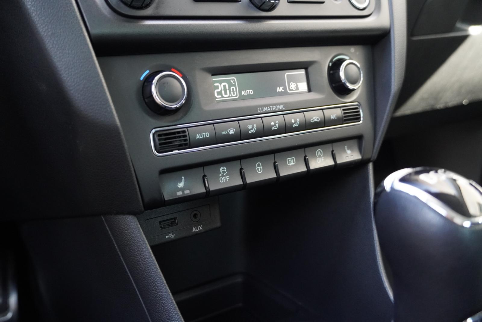 SKODA Rapid Spaceback 1.4 TSI Ambition DSG-image-18