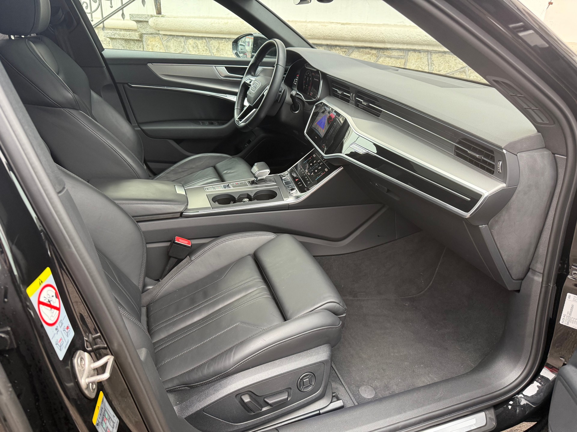AUDI A6 Avant 2.0 45 TFSI Sport quattro S-Tronic-image-11