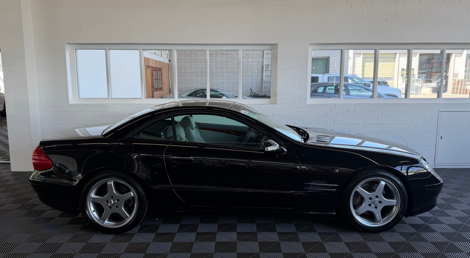 MERCEDES-BENZ SL 500 Automatic-showroom-element-1
