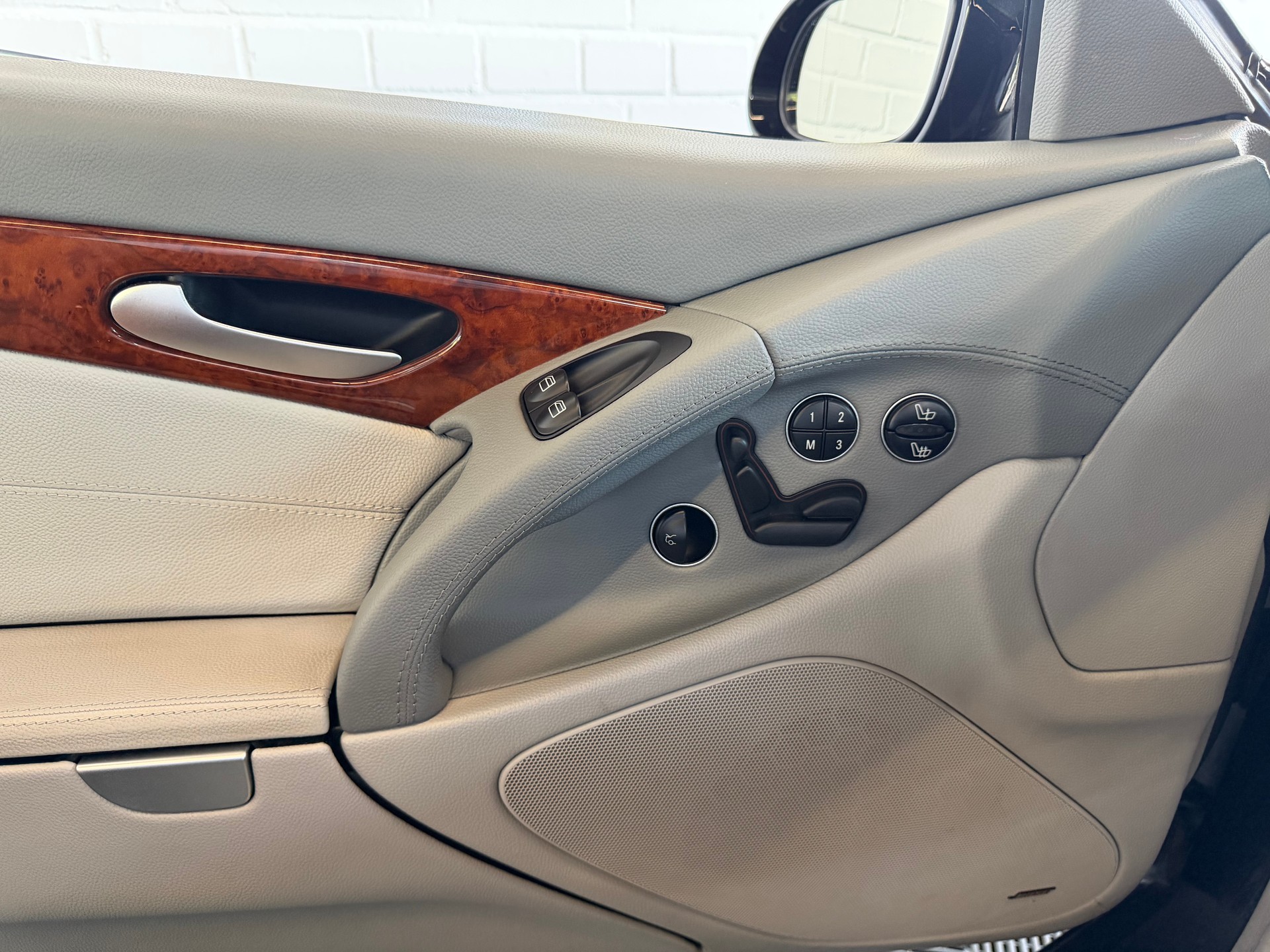 MERCEDES-BENZ SL 500 Automatic-image-13