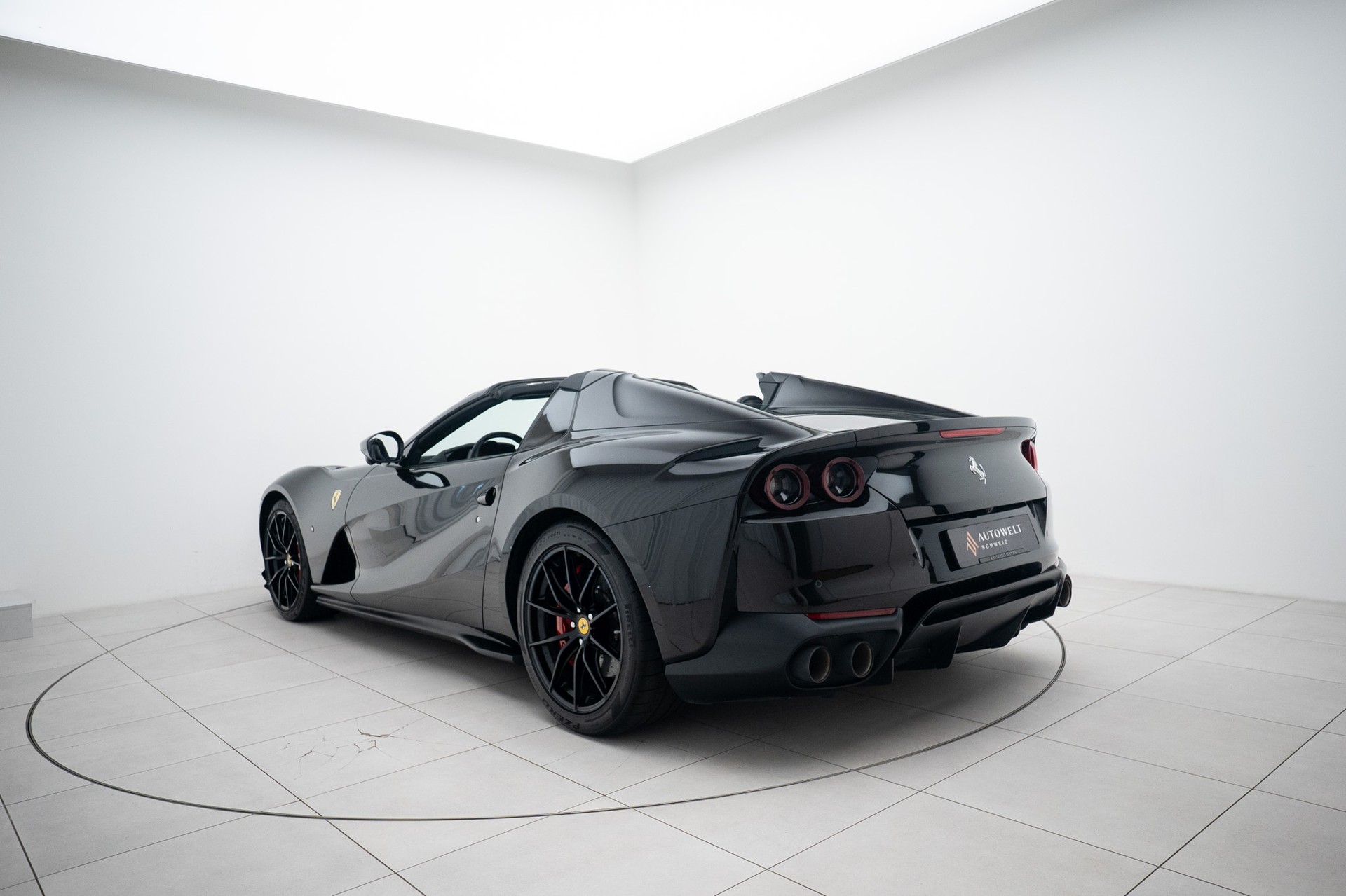 FERRARI 812 GTS-showroom-element-2