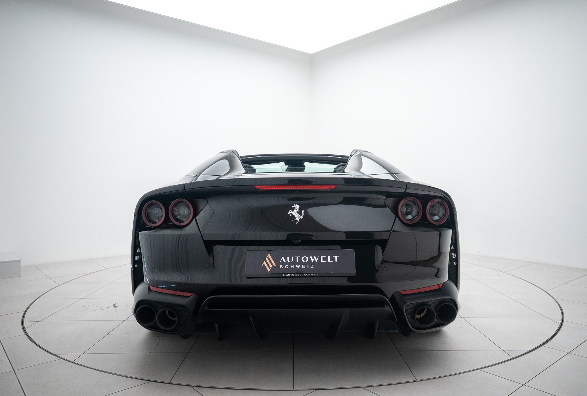 FERRARI 812 GTS-showroom-element-3