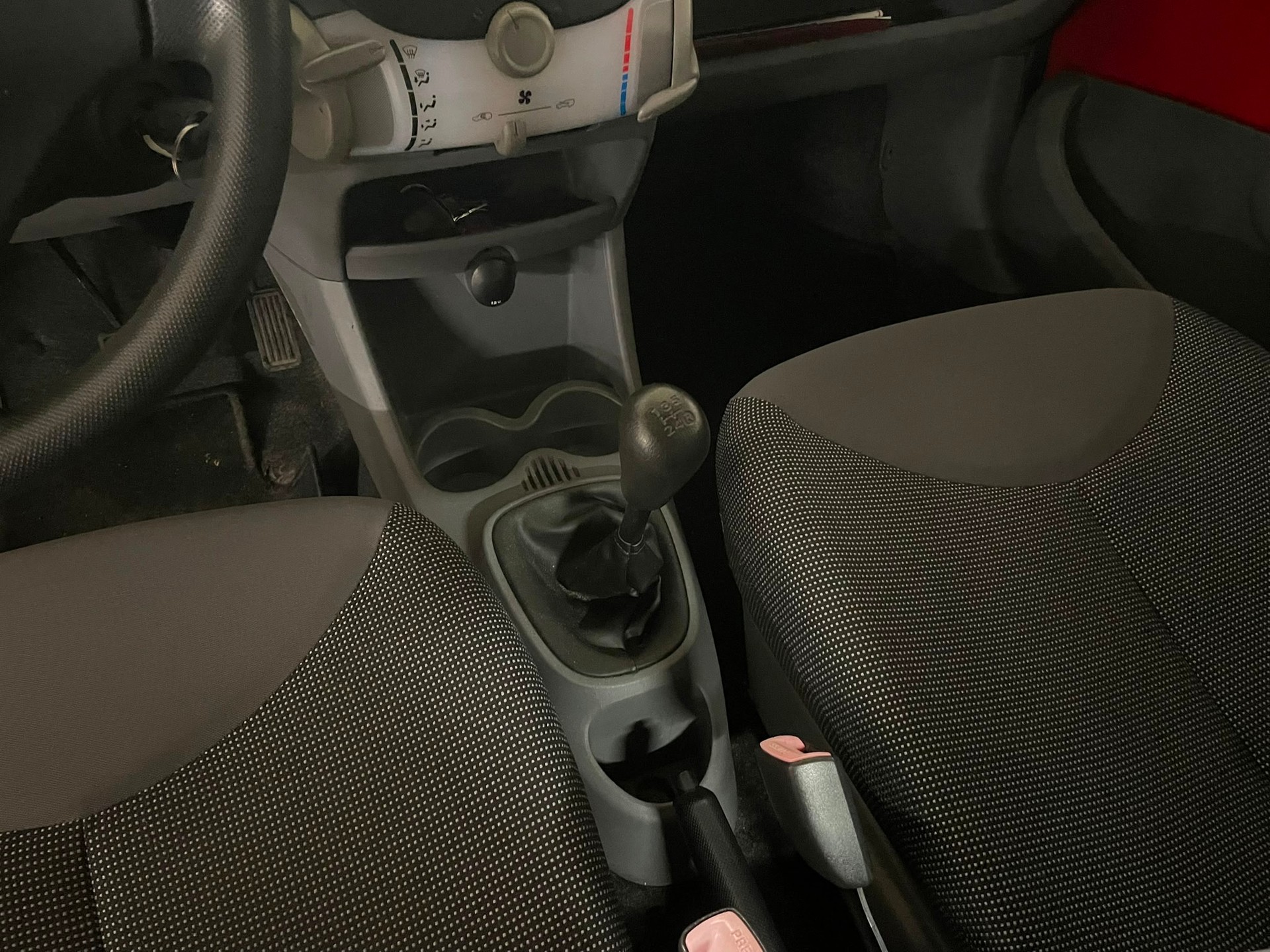 PEUGEOT 107 1.0 Trendy-image-11