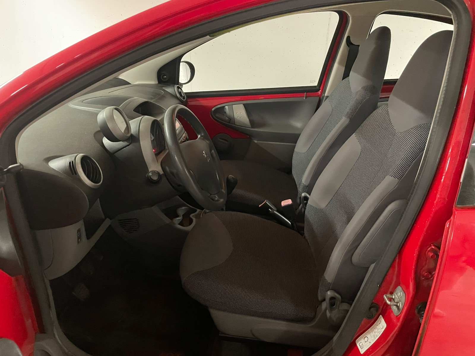 PEUGEOT 107 1.0 Trendy-image-8