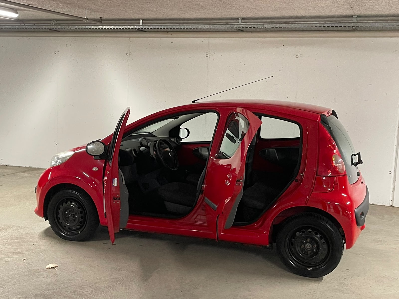 PEUGEOT 107 1.0 Trendy-image-7