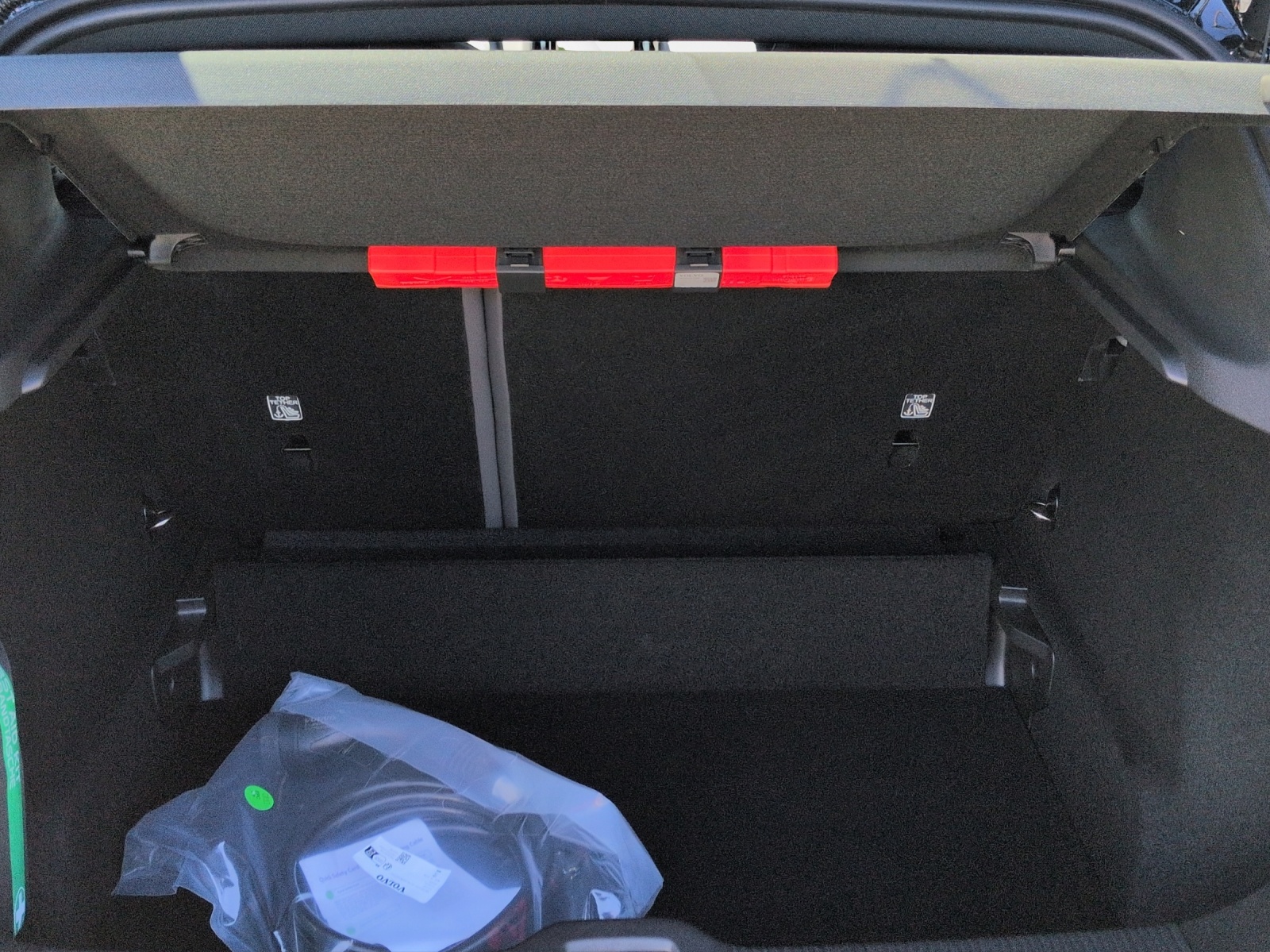 VOLVO EX 30 E60 Plus Swiss Black Edition-image-14