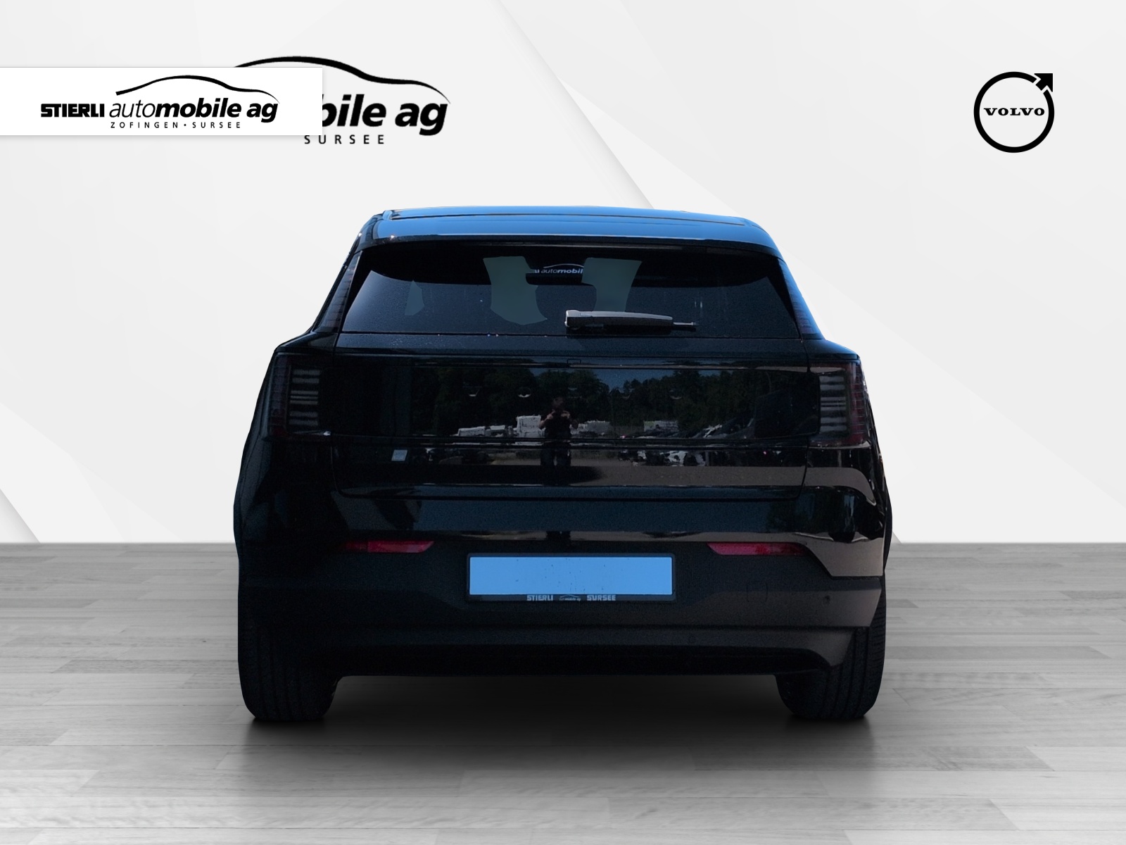 VOLVO EX 30 E60 Plus Swiss Black Edition-image-5