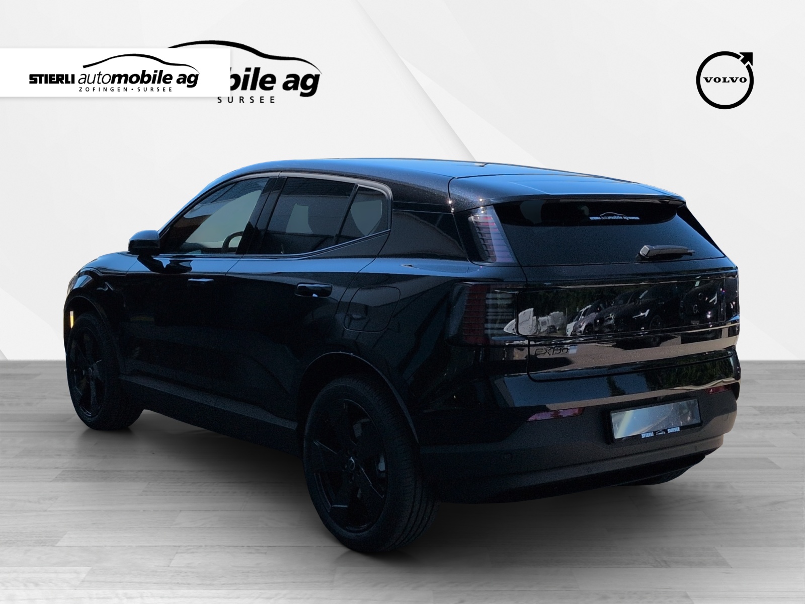VOLVO EX 30 E60 Plus Swiss Black Edition-image-6