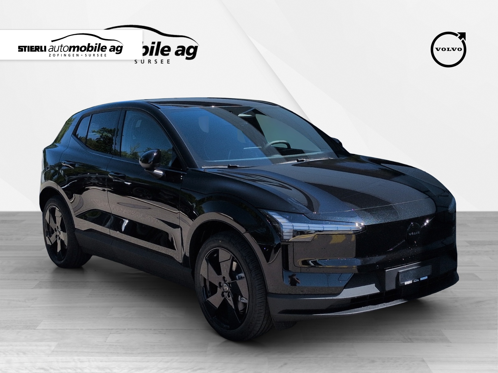 VOLVO EX 30 E60 Plus Swiss Black Edition-showroom-element-2