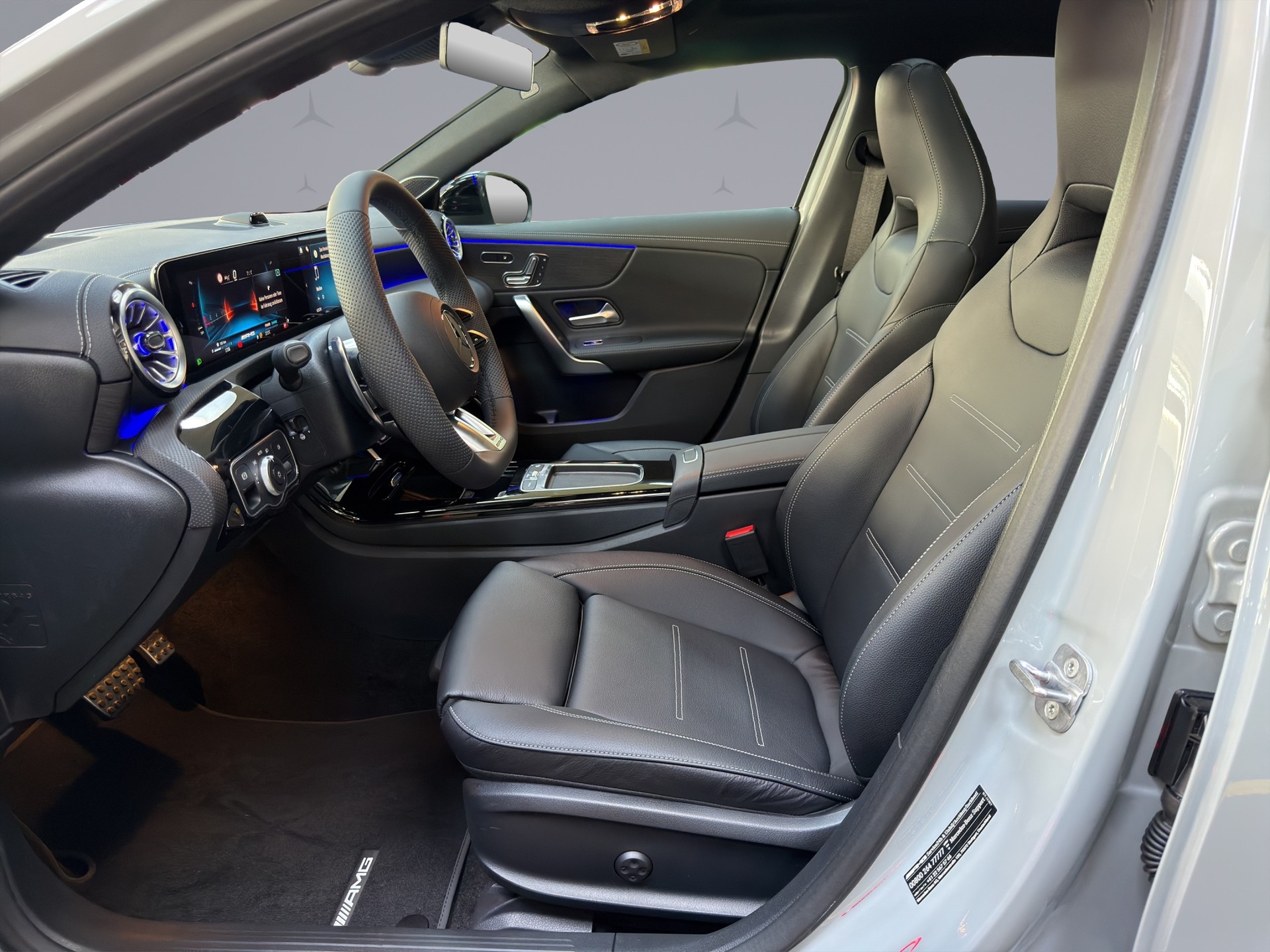 MERCEDES-BENZ A 35 AMG 4matic-image-9