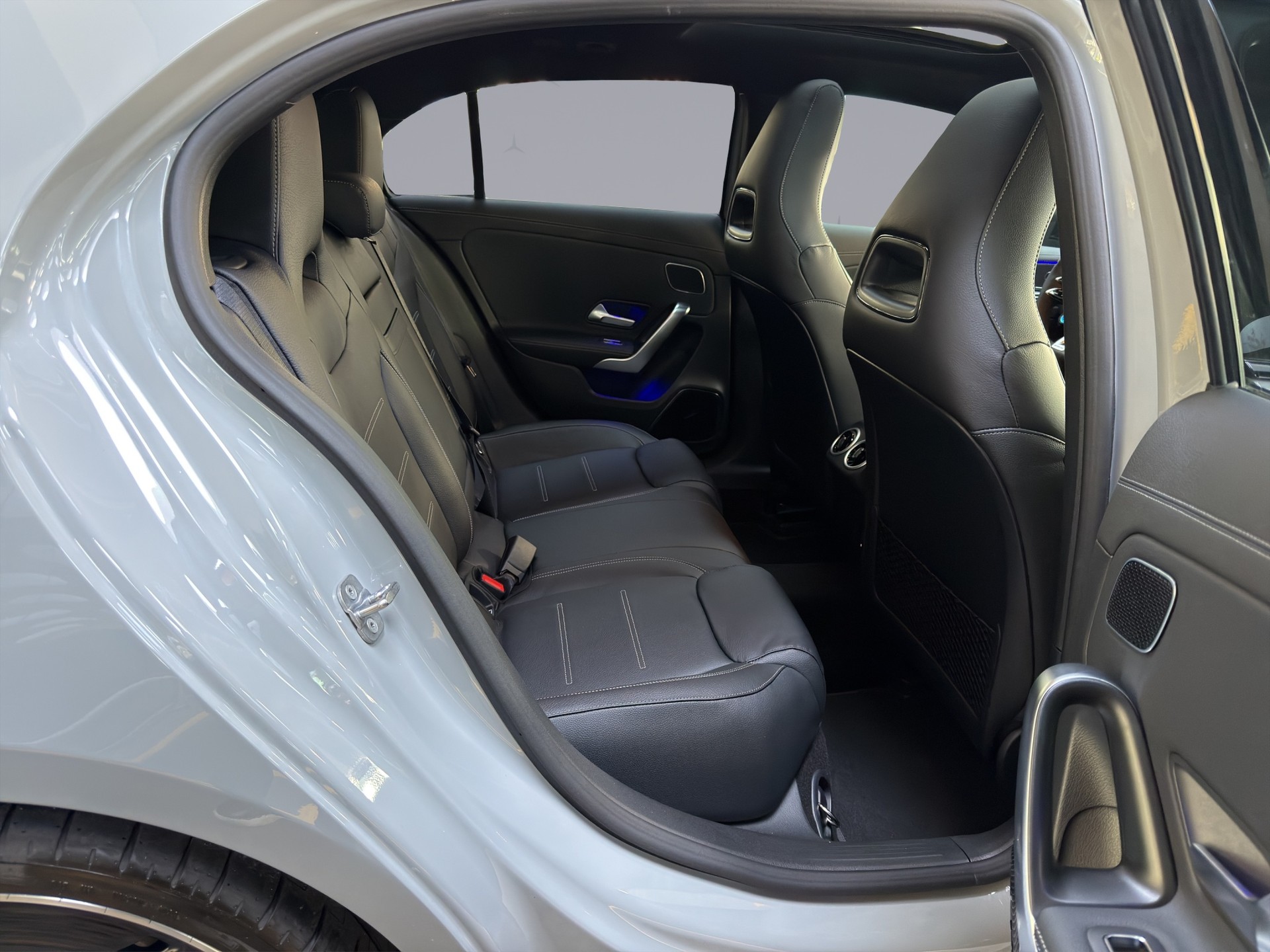 MERCEDES-BENZ A 35 AMG 4matic-image-15